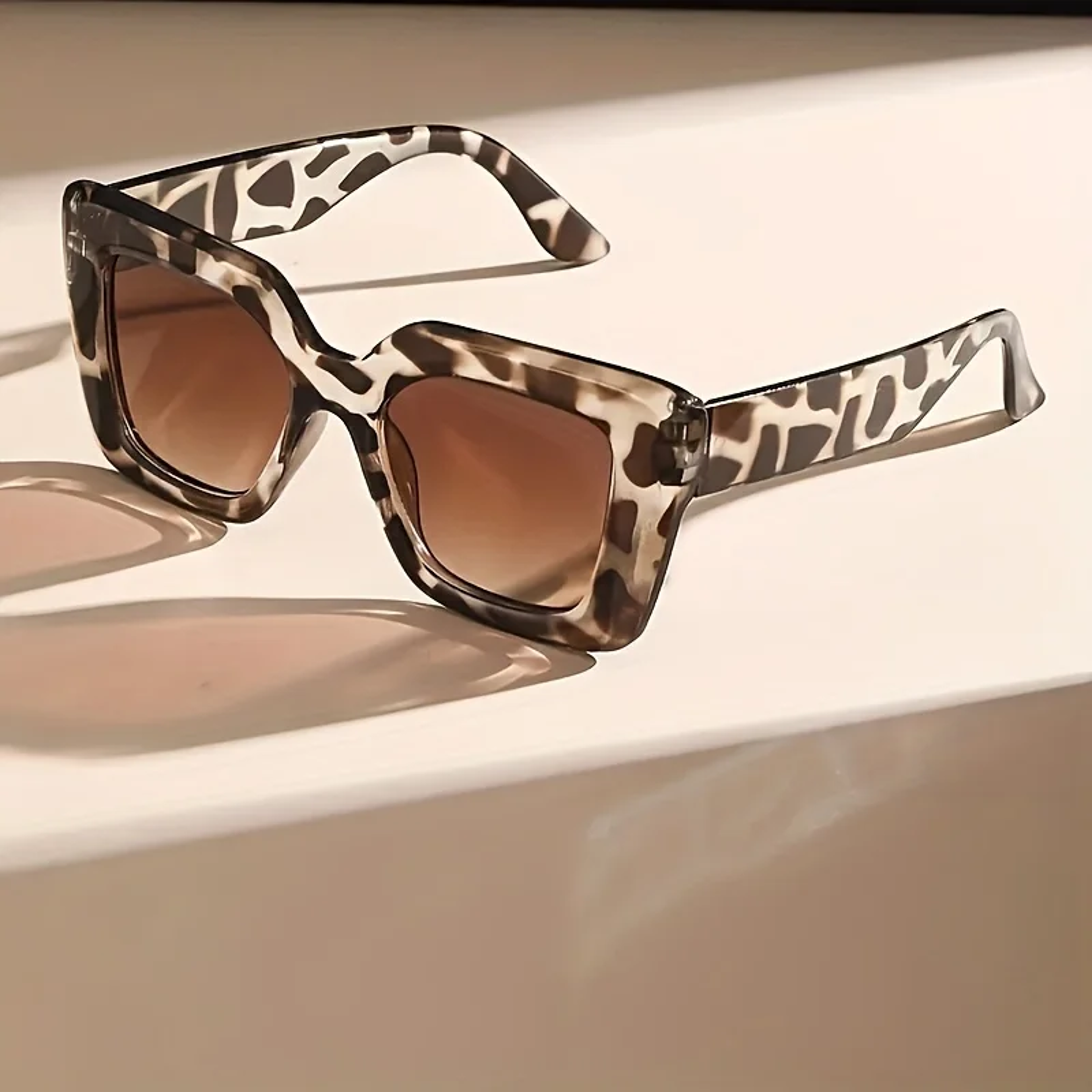 Retro Oversized Rectangle Glasses With Leopard Print Frame For Fashion  Travel 1