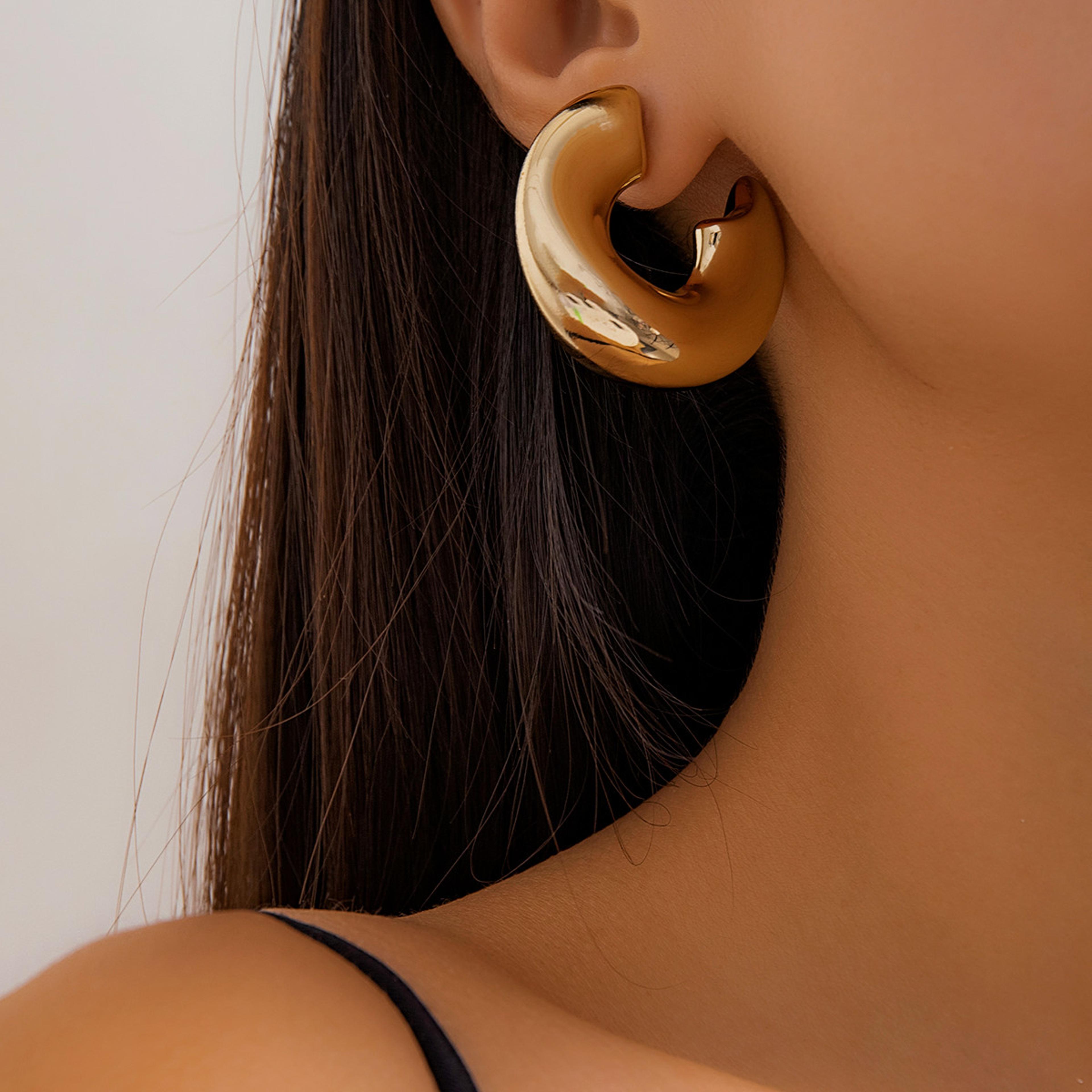 Glossy Irregular Hoop Earrings For Women Modern C Shape Hoop Earrings With Geometric Design 3