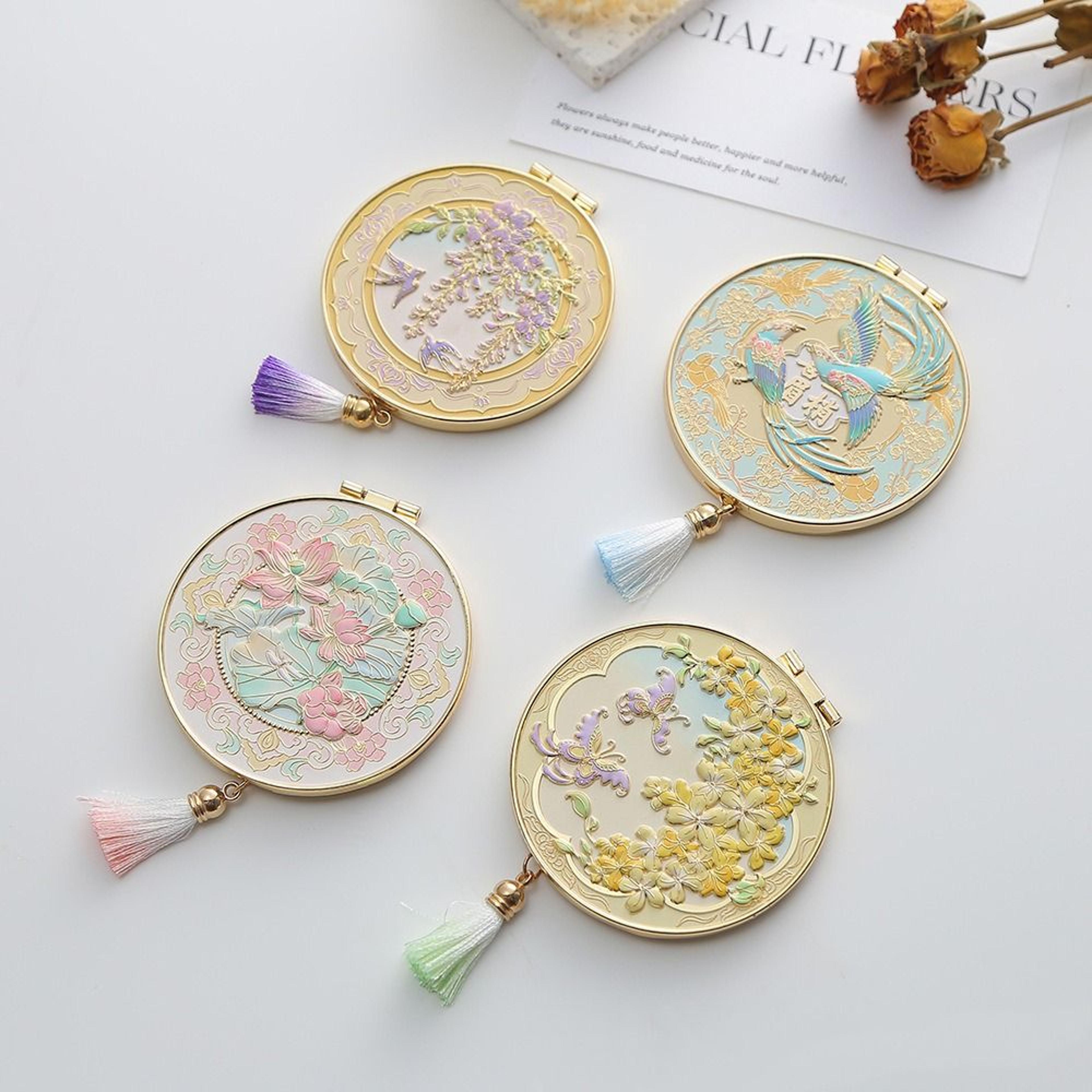 Vintage Compact Makeup Mirror Portable Folding Metal Pocket Mirror For Travel  Everyday Beauty 1