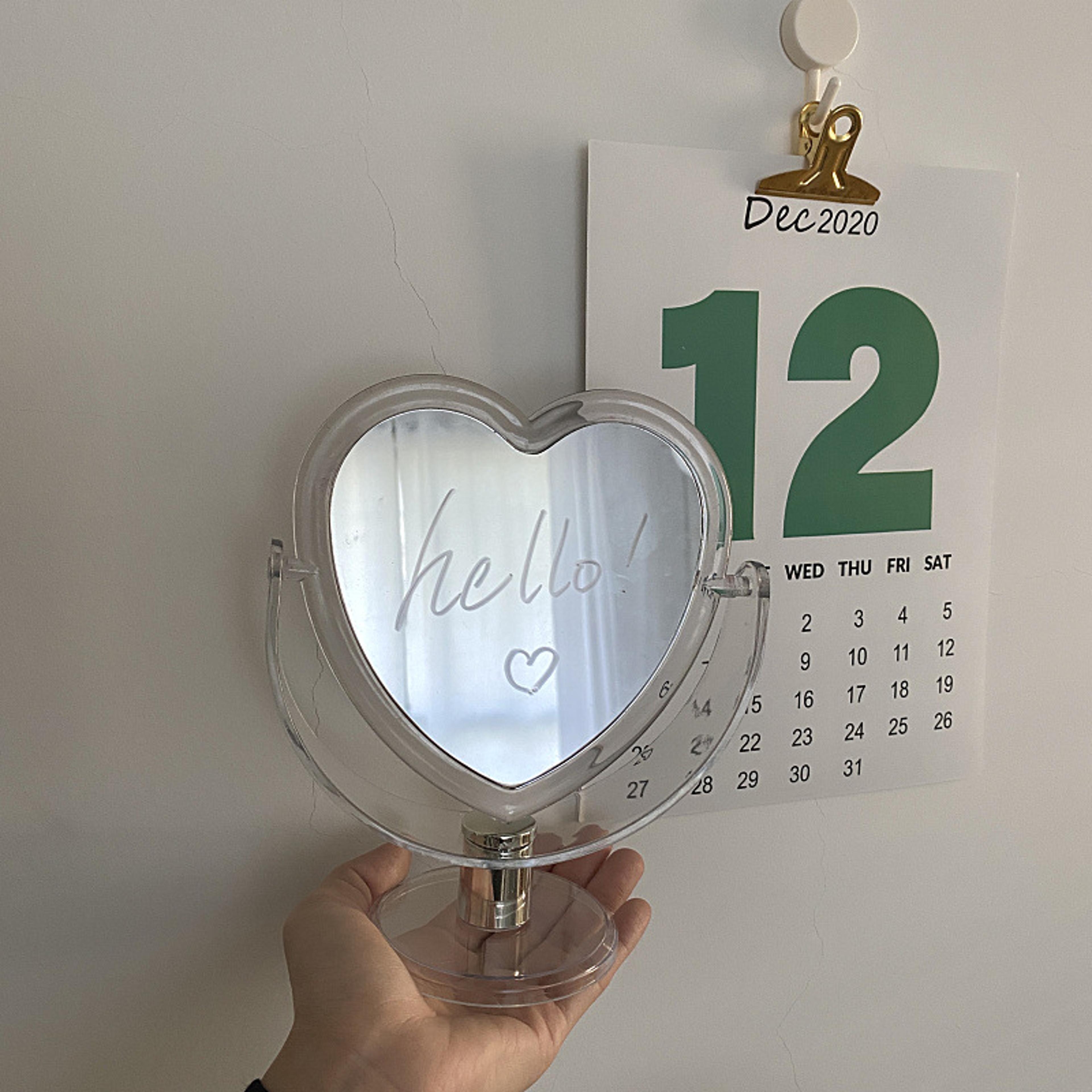 Heart Shaped Makeup Mirror With Clear Acrylic Base Double Sided Desktop Vanity Mirror 8