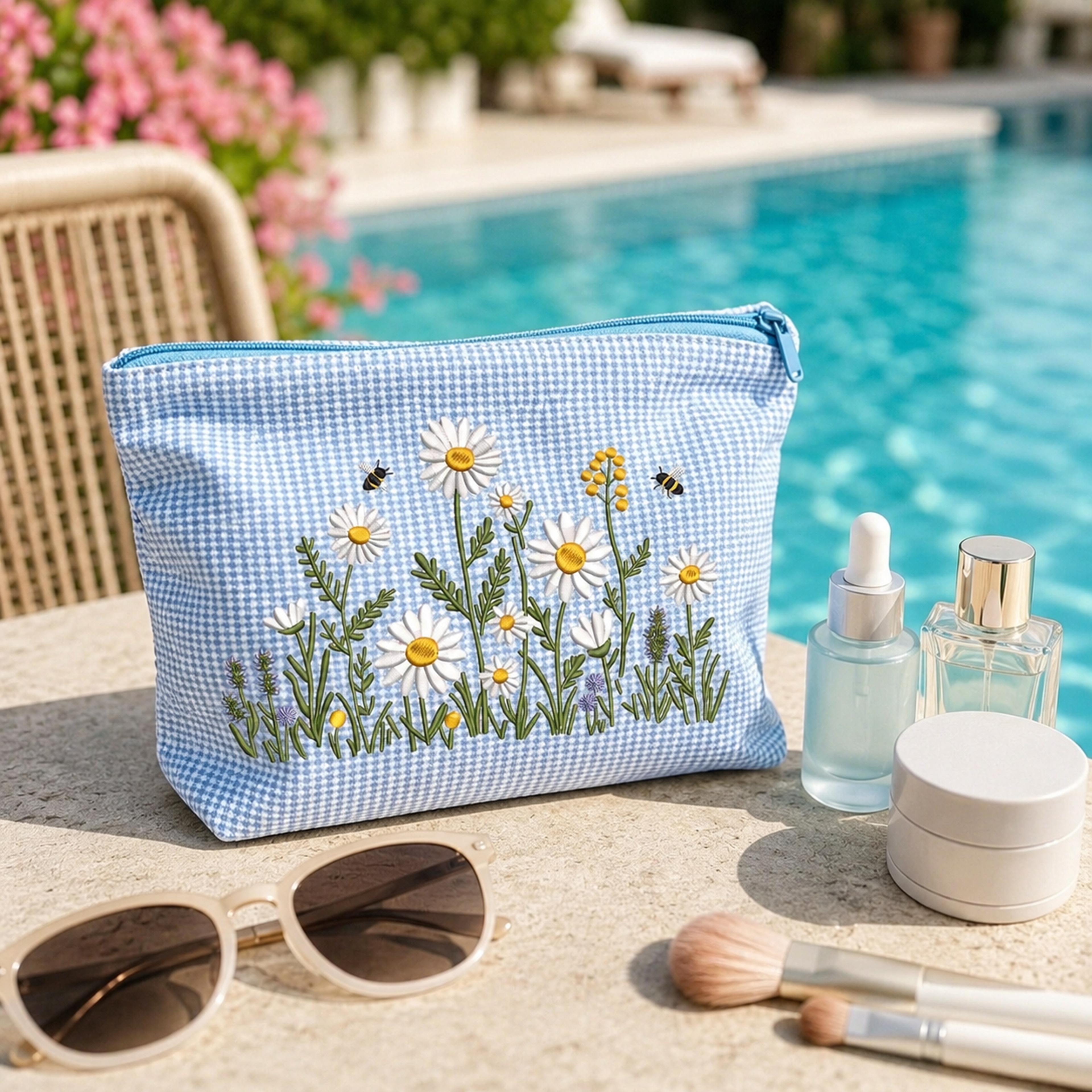 Daisy Embroidered Cosmetic Bag Large Gingham Travel Makeup Bag And Toiletry Organizer 2
