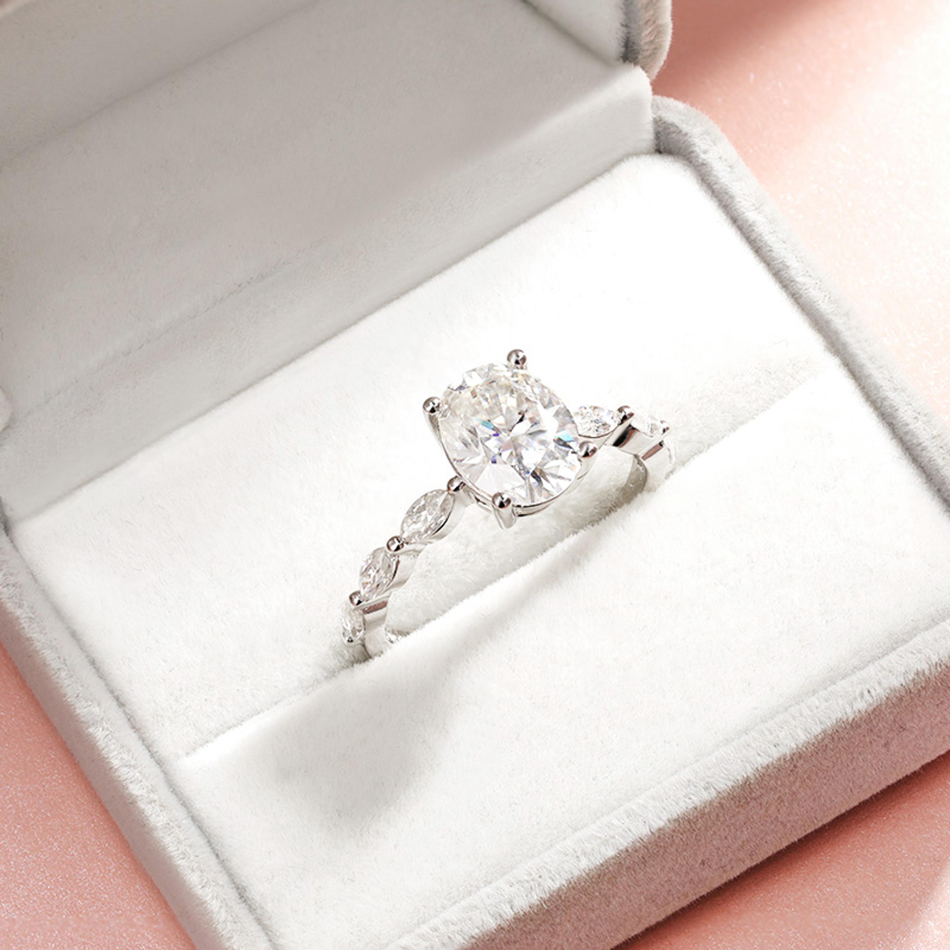 Oval Cut Moissanite Engagement Ring 1CT 2CT S925 Sterling Silver Bridal Ring 4