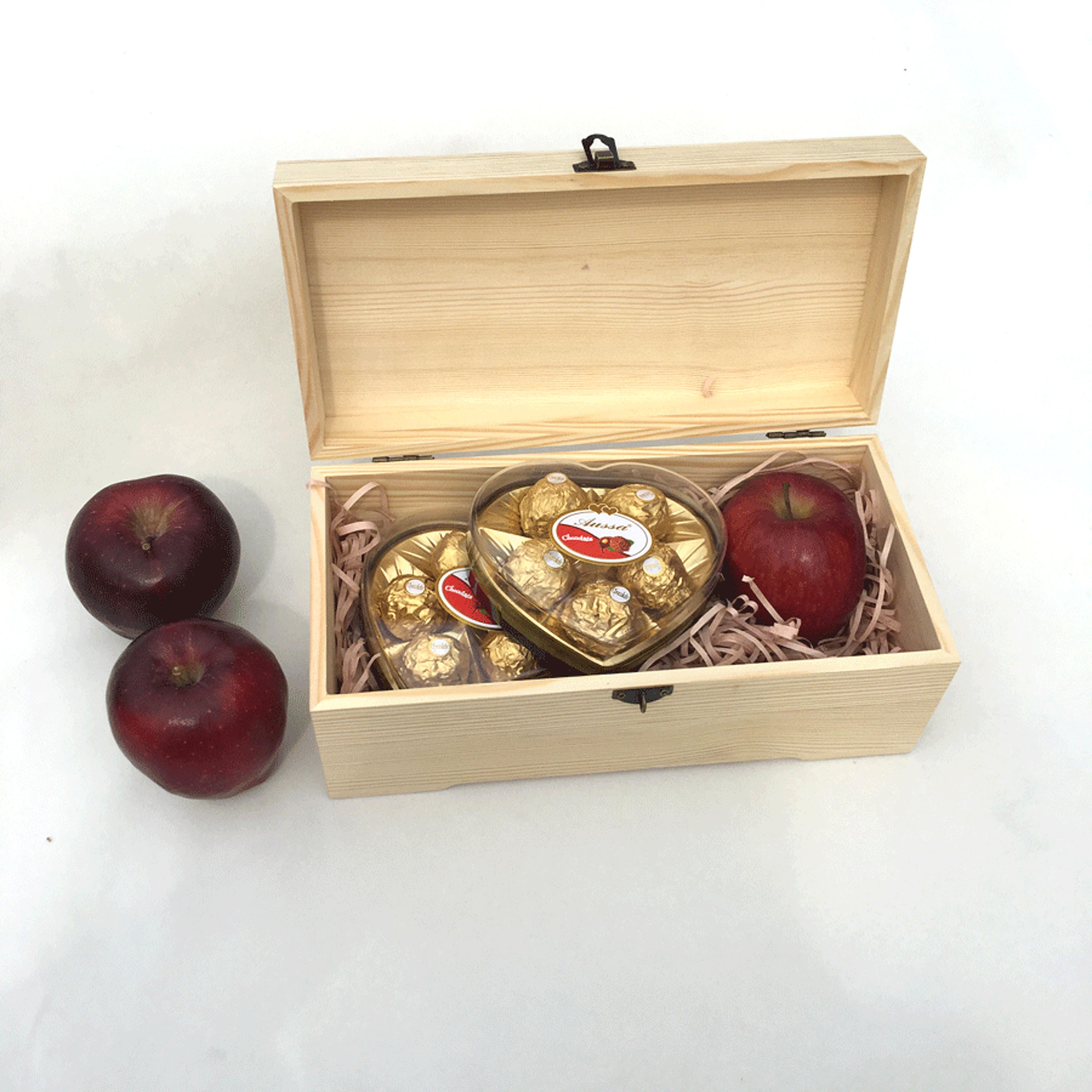 Large Pine Wood Storage Box Locking Wooden Keepsake Gift Box 1