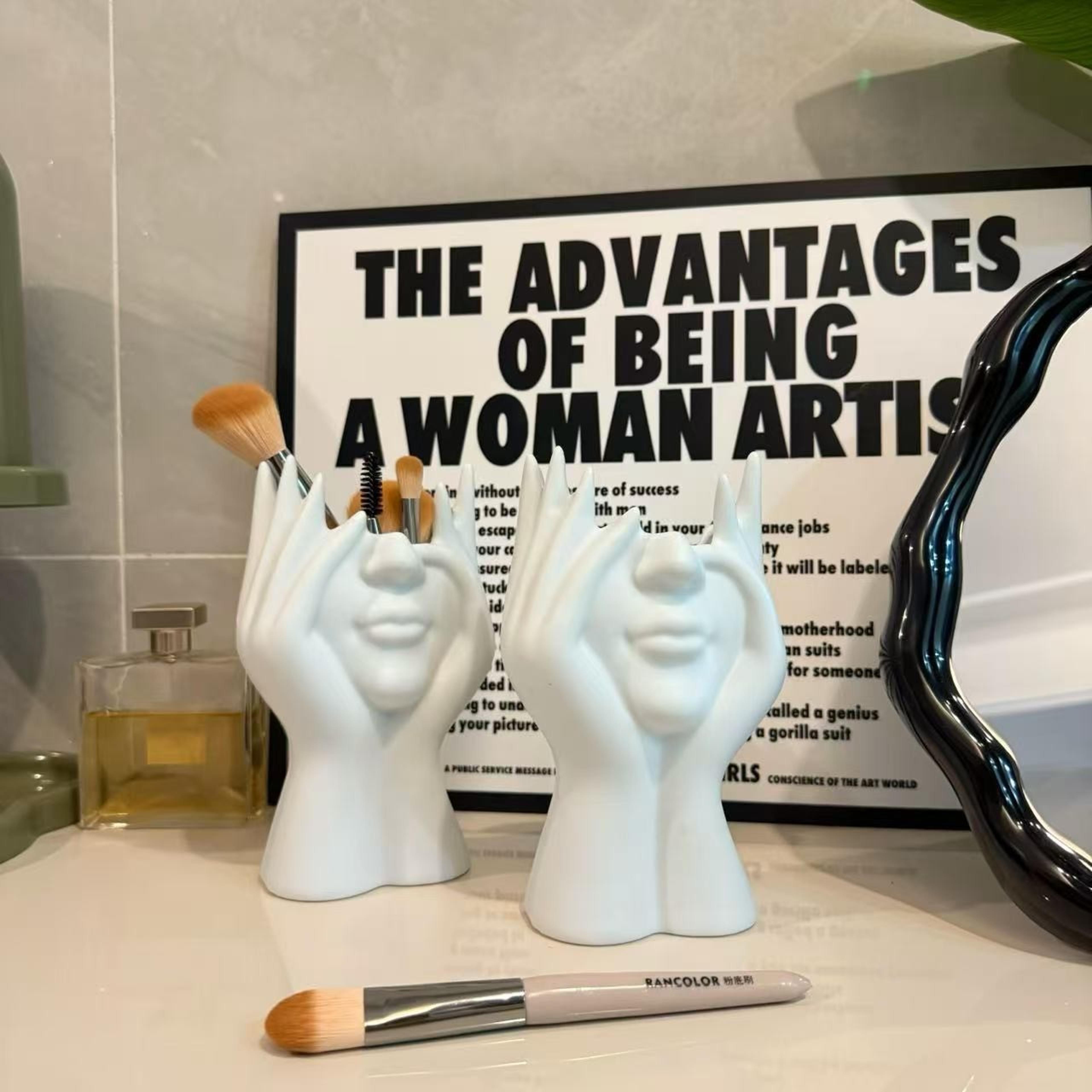 Creative Human Body Pen Holder Makeup Brush Holder Artistic Desktop Organizer 2