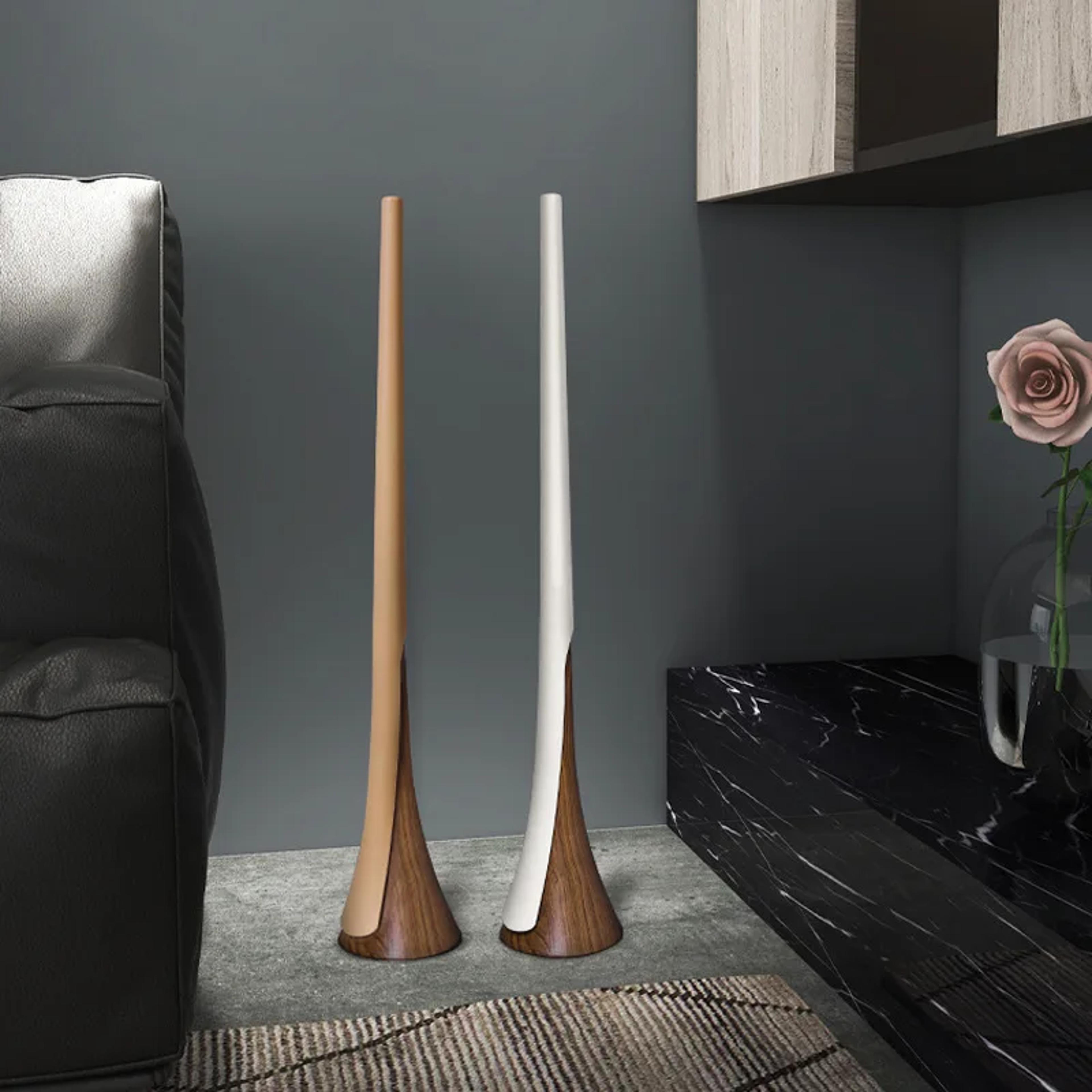 Extra Long Shoe Horn With Wood Grain Self Supporting Long Handle 1