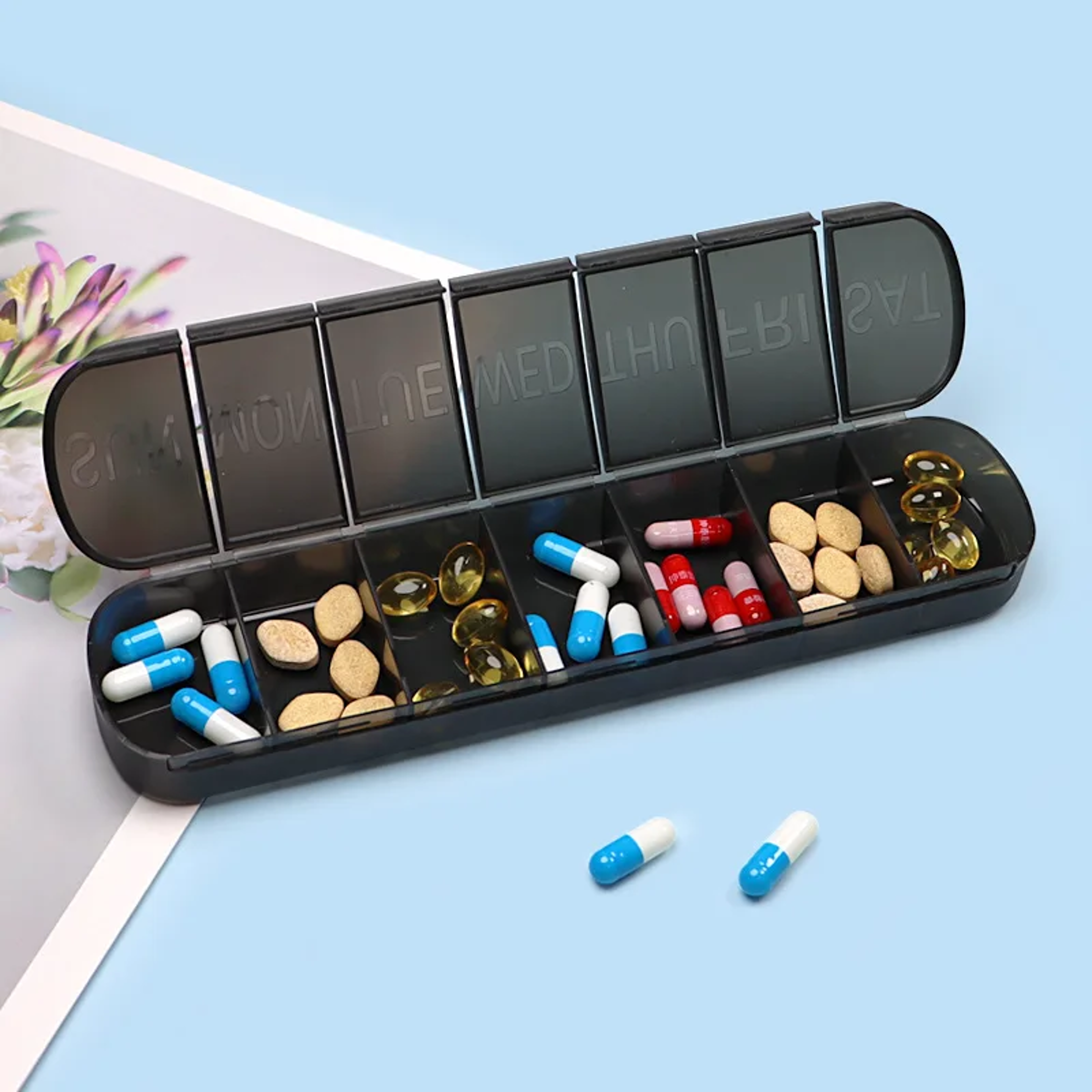 7 Compartment Weekly Pill Organizer Portable Tablet Storage Case 2