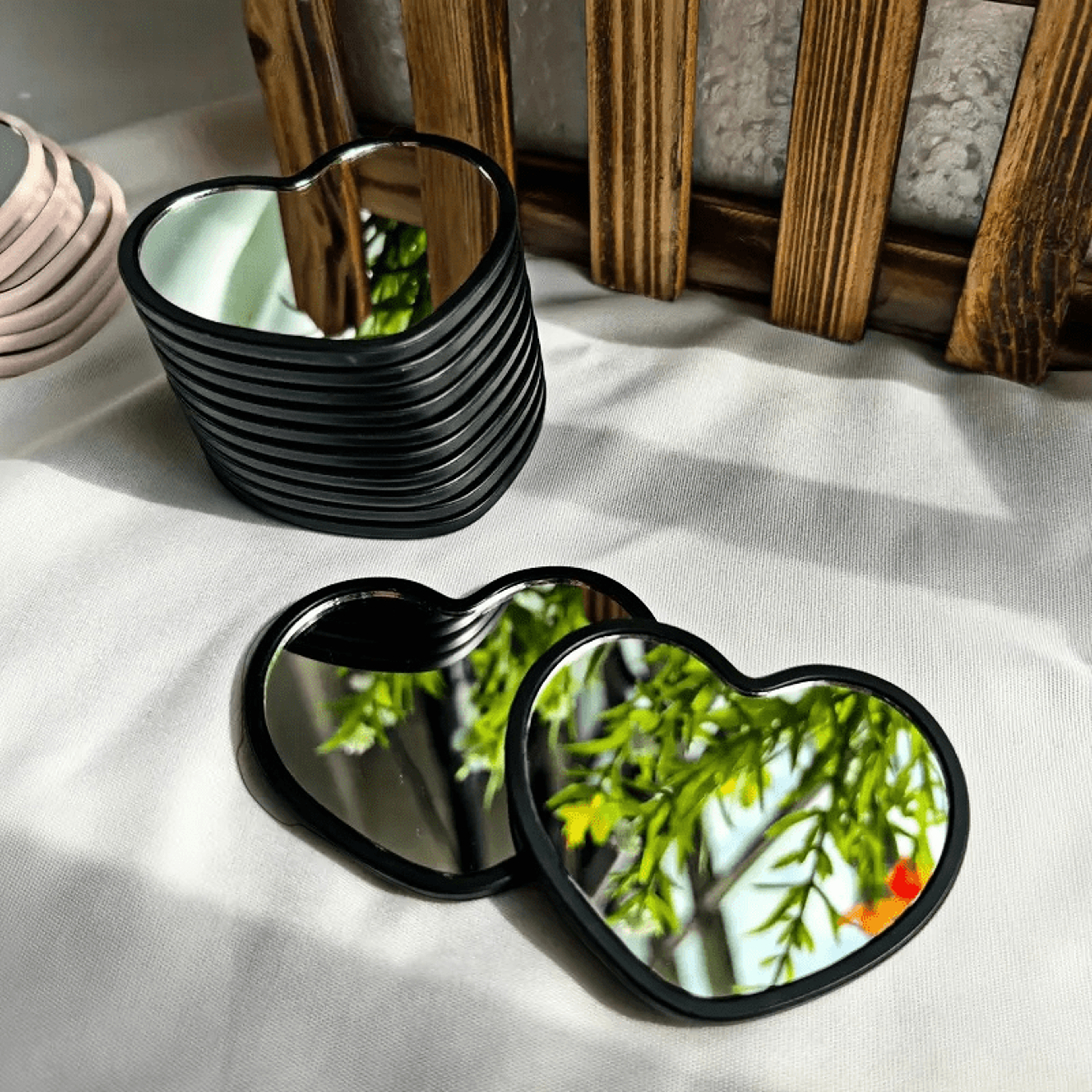 24Piece HeartShaped Mini Mirrors  Portable Makeup Mirrors For Travel And Gifts 4