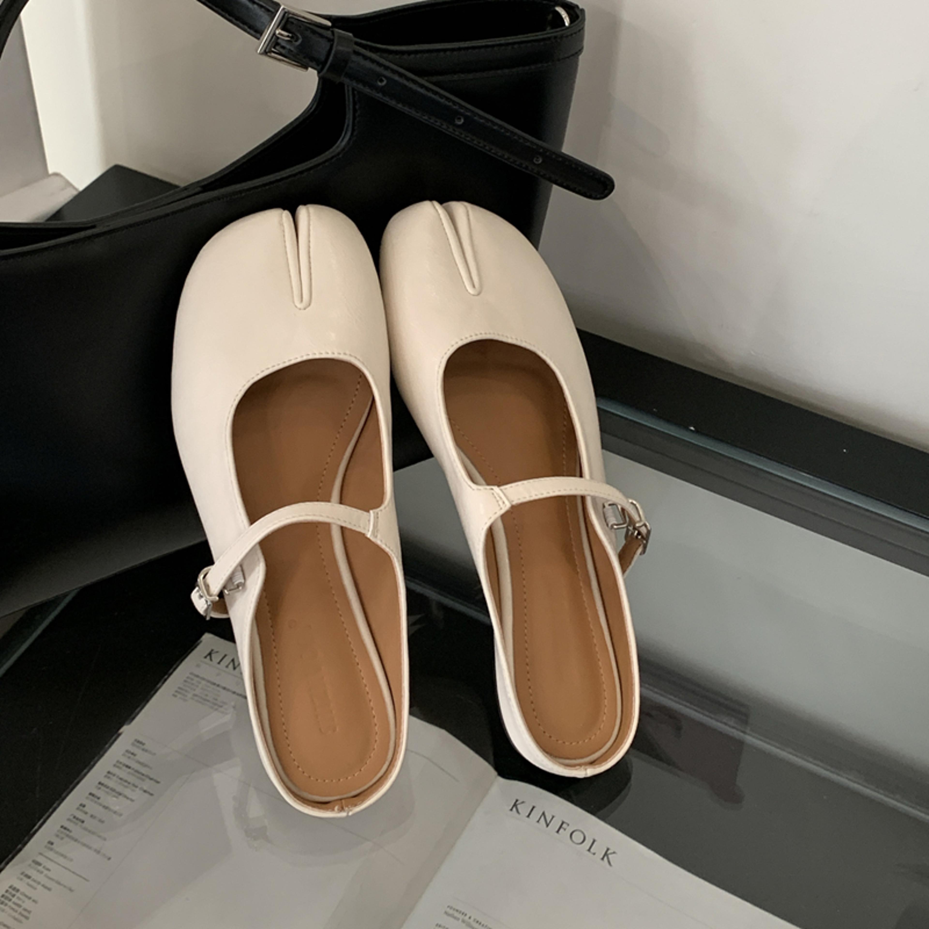 Womens Mary Jane Flats With Buckle Strap And Soft Microfiber Upper 15