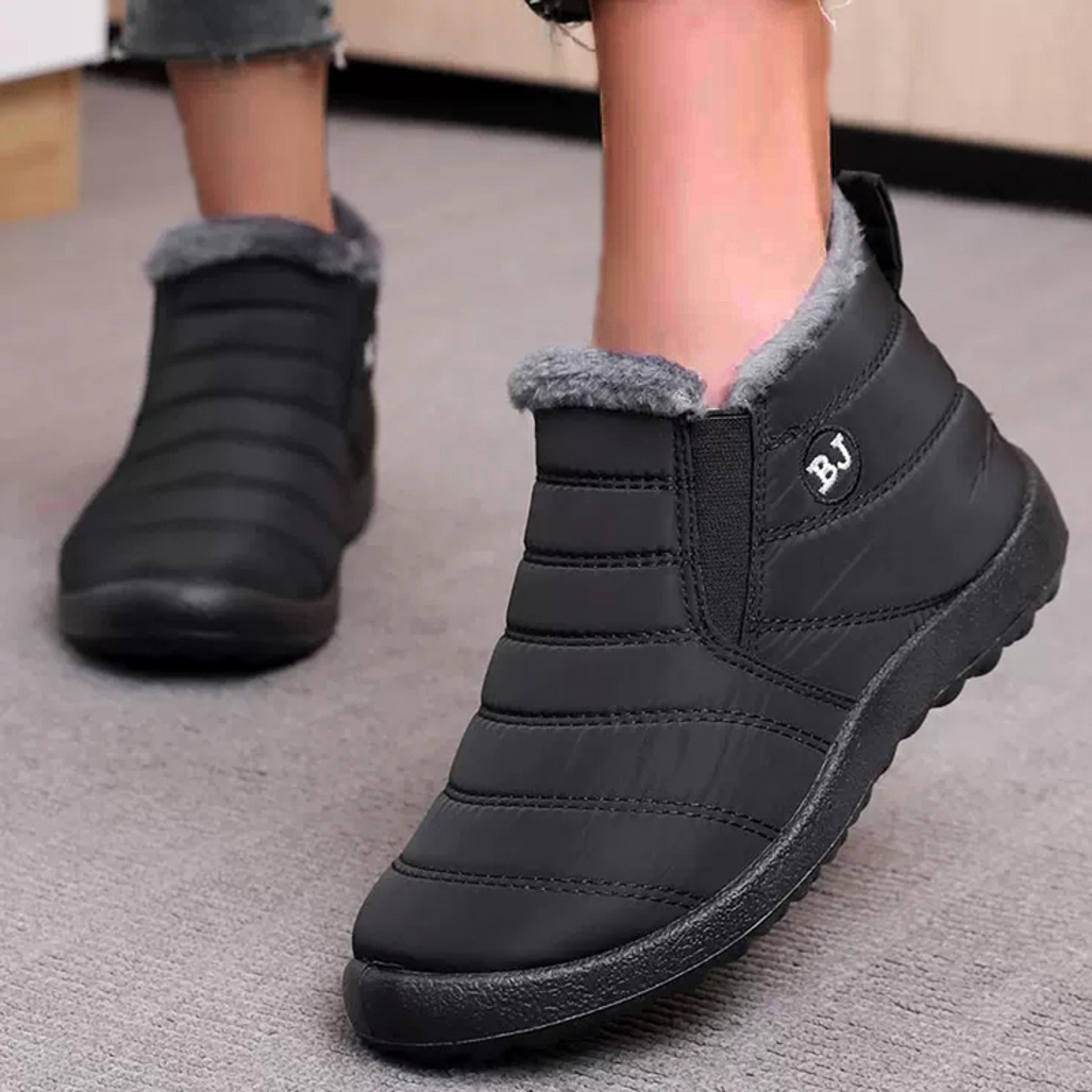 Womens Winter Snow Boots With Plush Lining And Low Wedge Heel 2