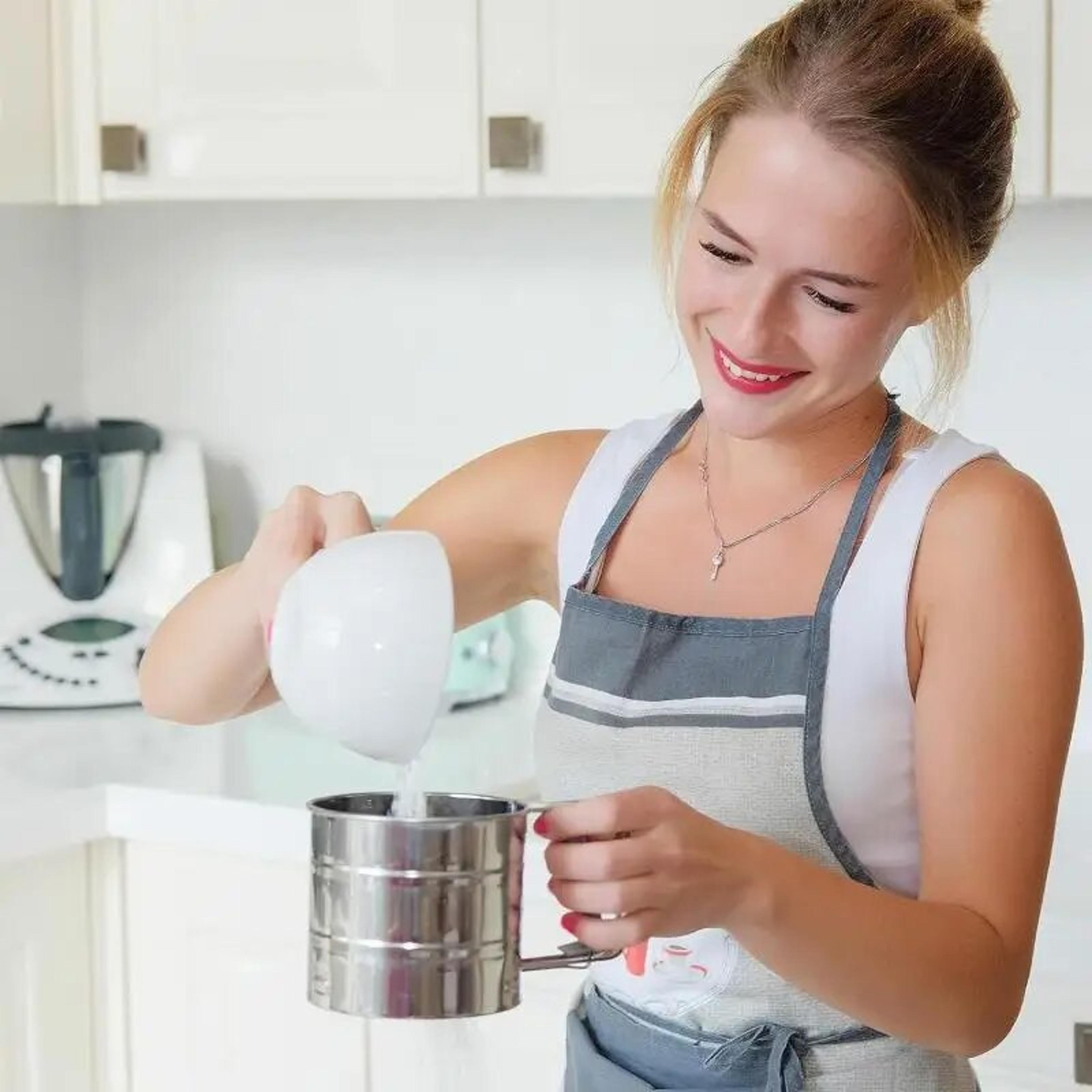 lfr5New-Stainless-Steel-Flour-Sieve-Cup-Powder-Sieve-Mesh-Kitchen-Gadget-Cakes-Hand-Screened-Sugar-Mesh.jpg