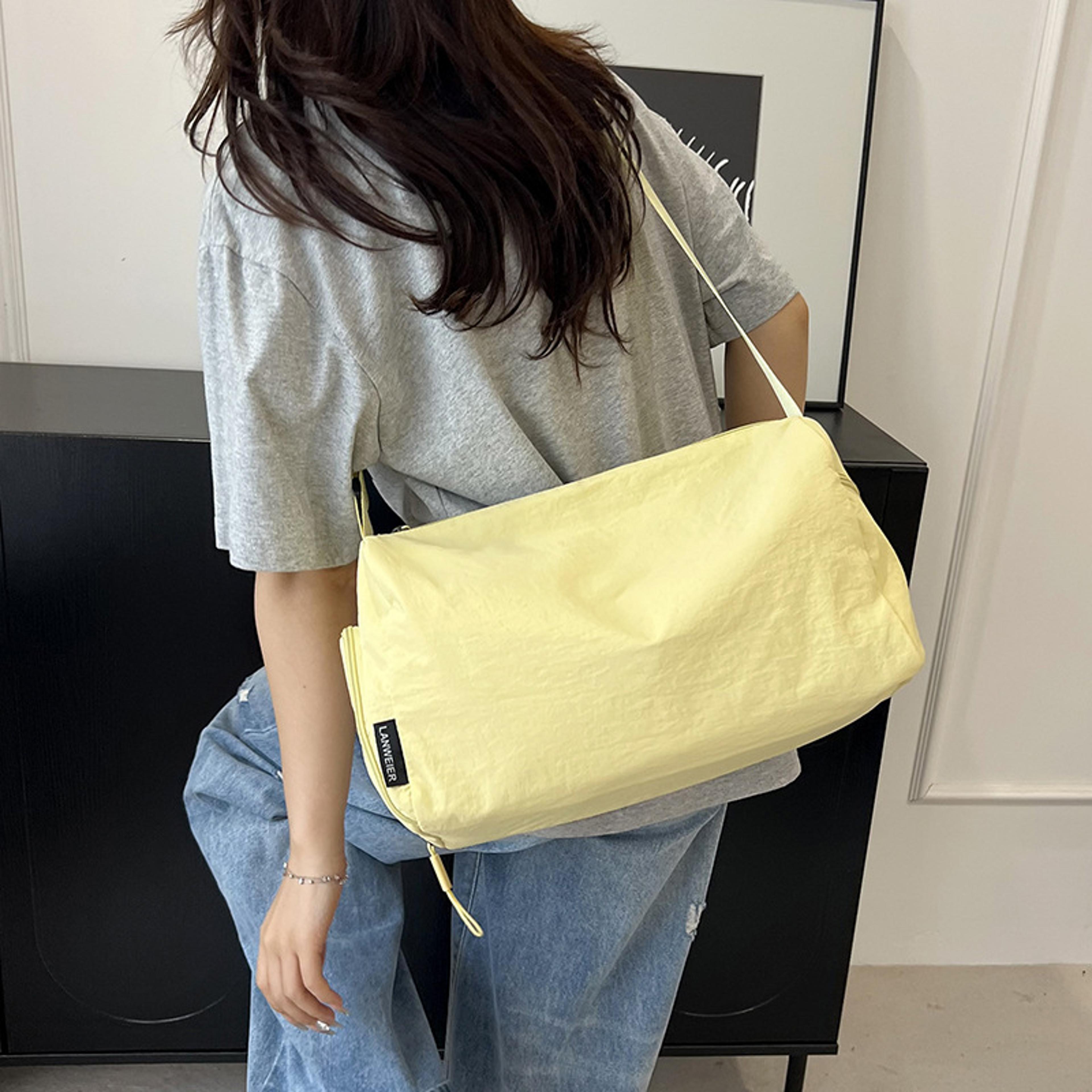 Large Capacity Crossbody Bag For Women Nylon Shoulder Travel And Daily Commuter Bag 1