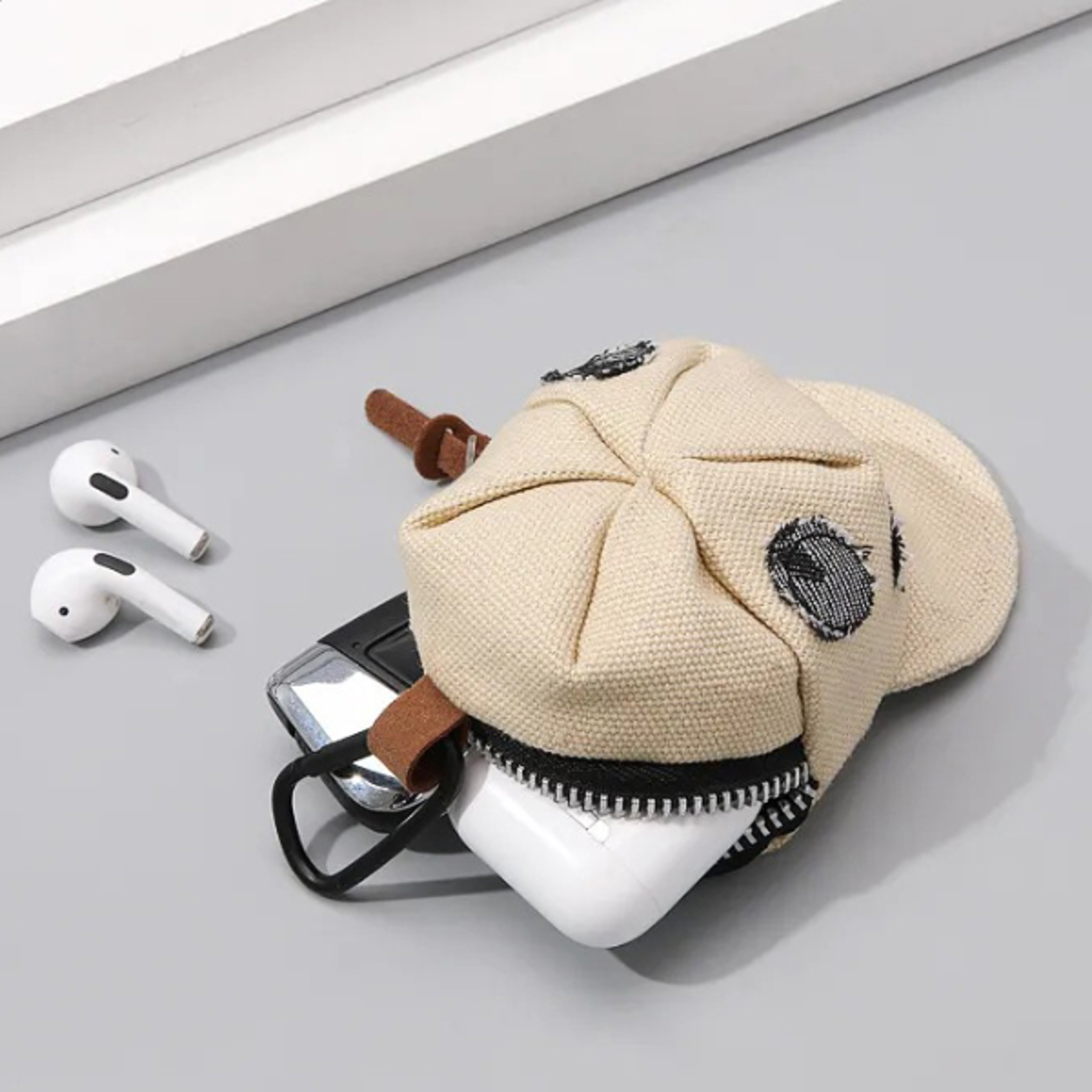 Creative Peaked Hat Shape Coin Purse Keychain Portable Wallet Bag Pendant Trendy Headphones Organize
