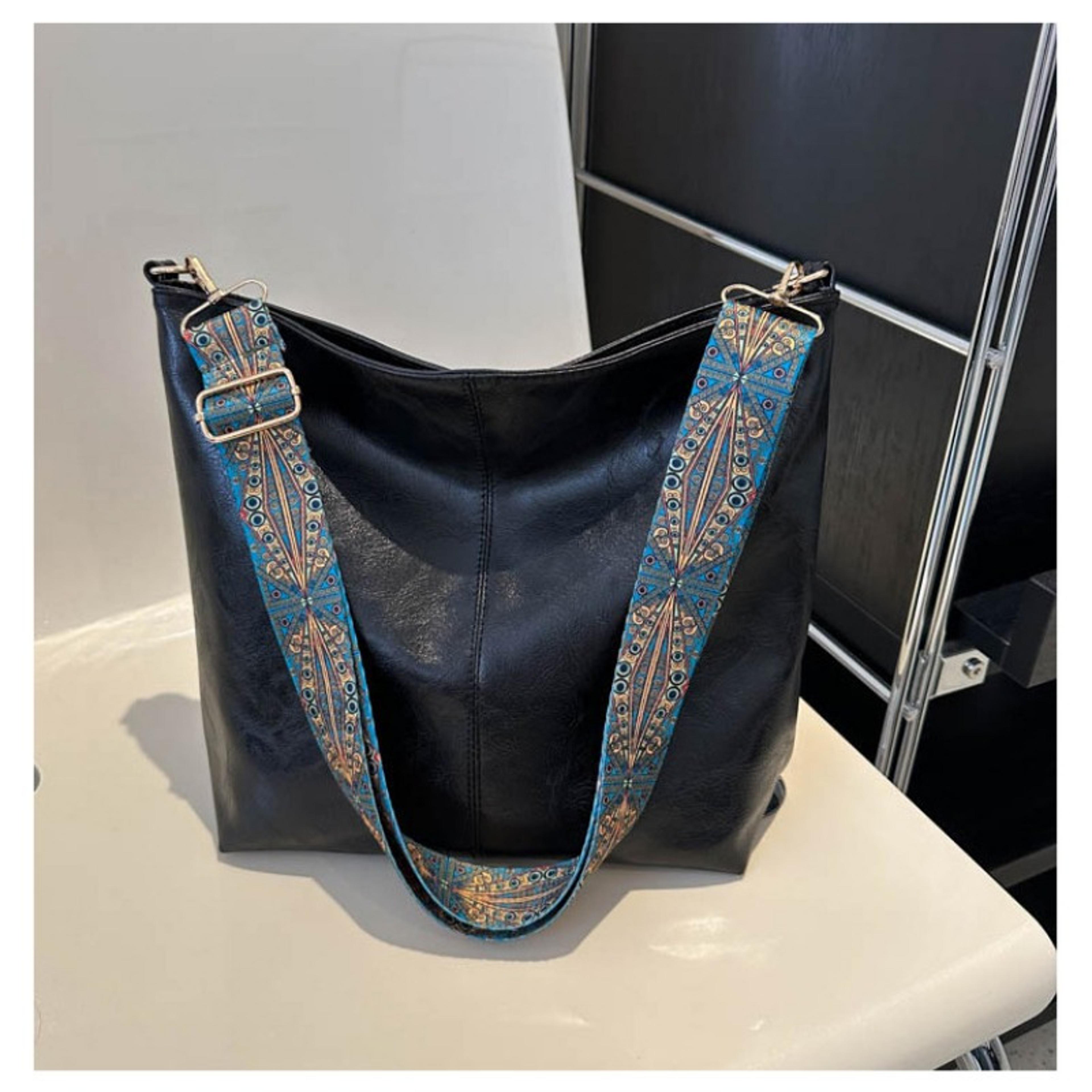 Large Capacity Leather Shoulder Bag For Women Vintage Crossbody Tote With Wide Strap 5