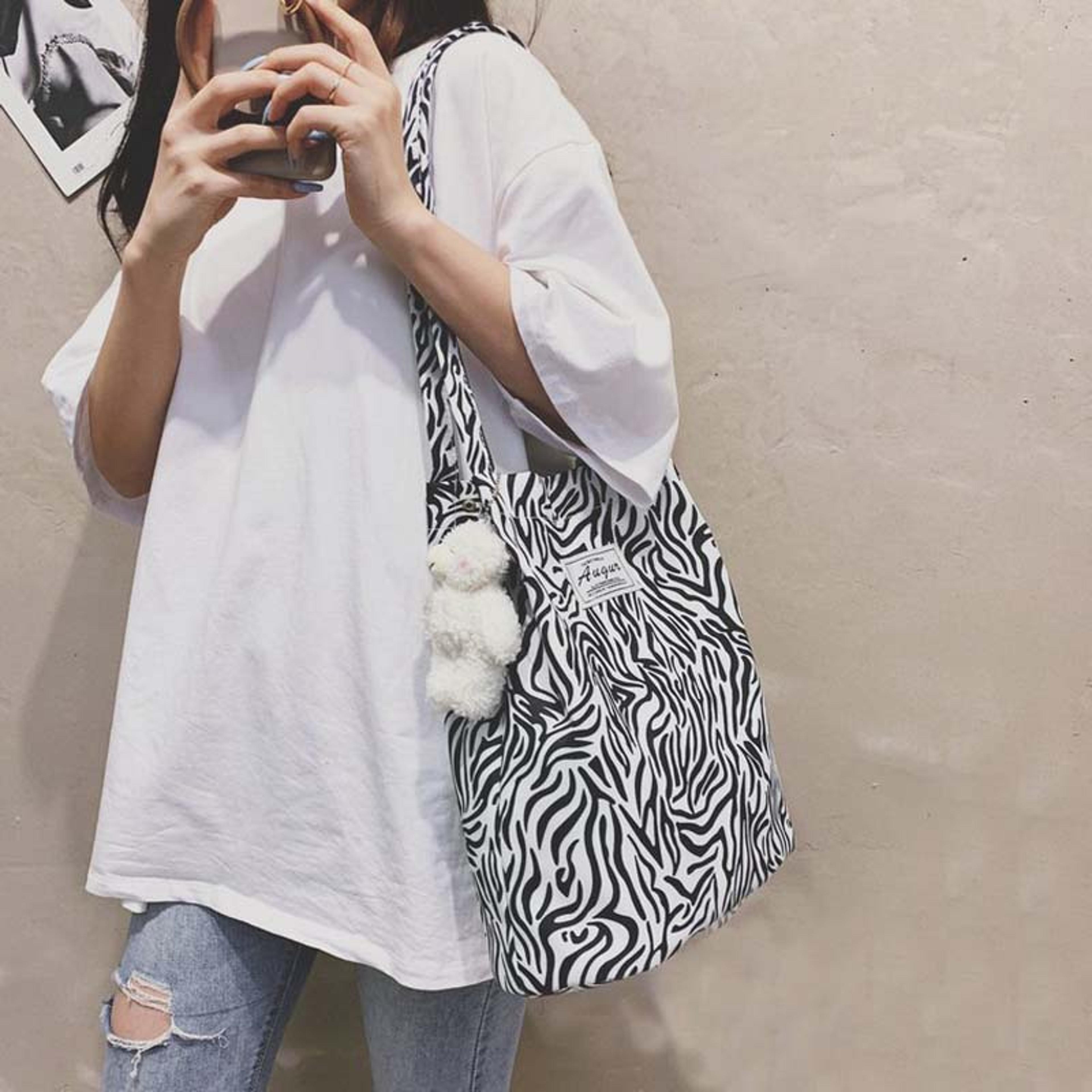 Leopard Print Canvas Tote Bag Large Capacity Stylish Shoulder Shopping Bag 1
