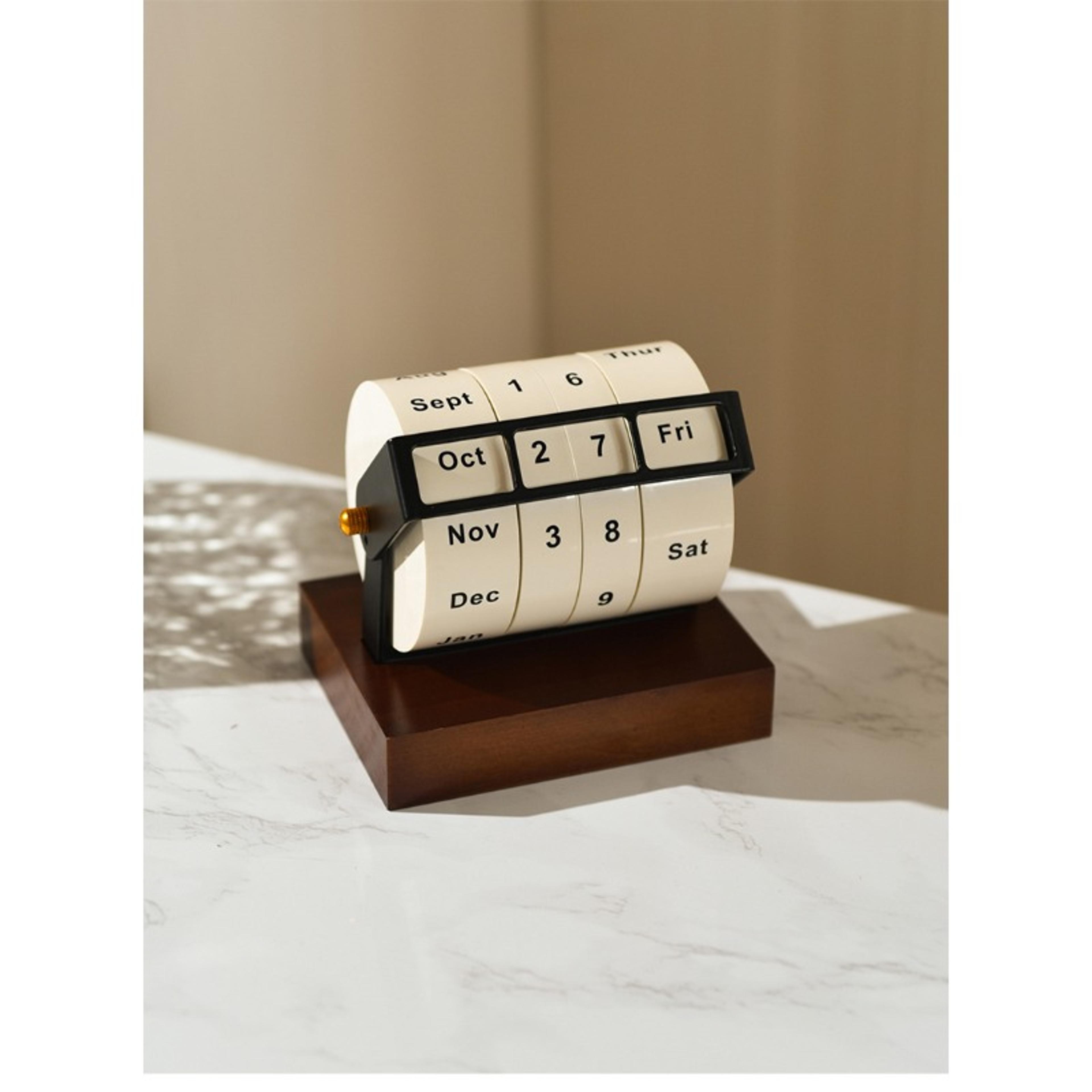Rotating Perpetual Calendar Desk Wheel Elegant Vintage Desk Calendar Display 4