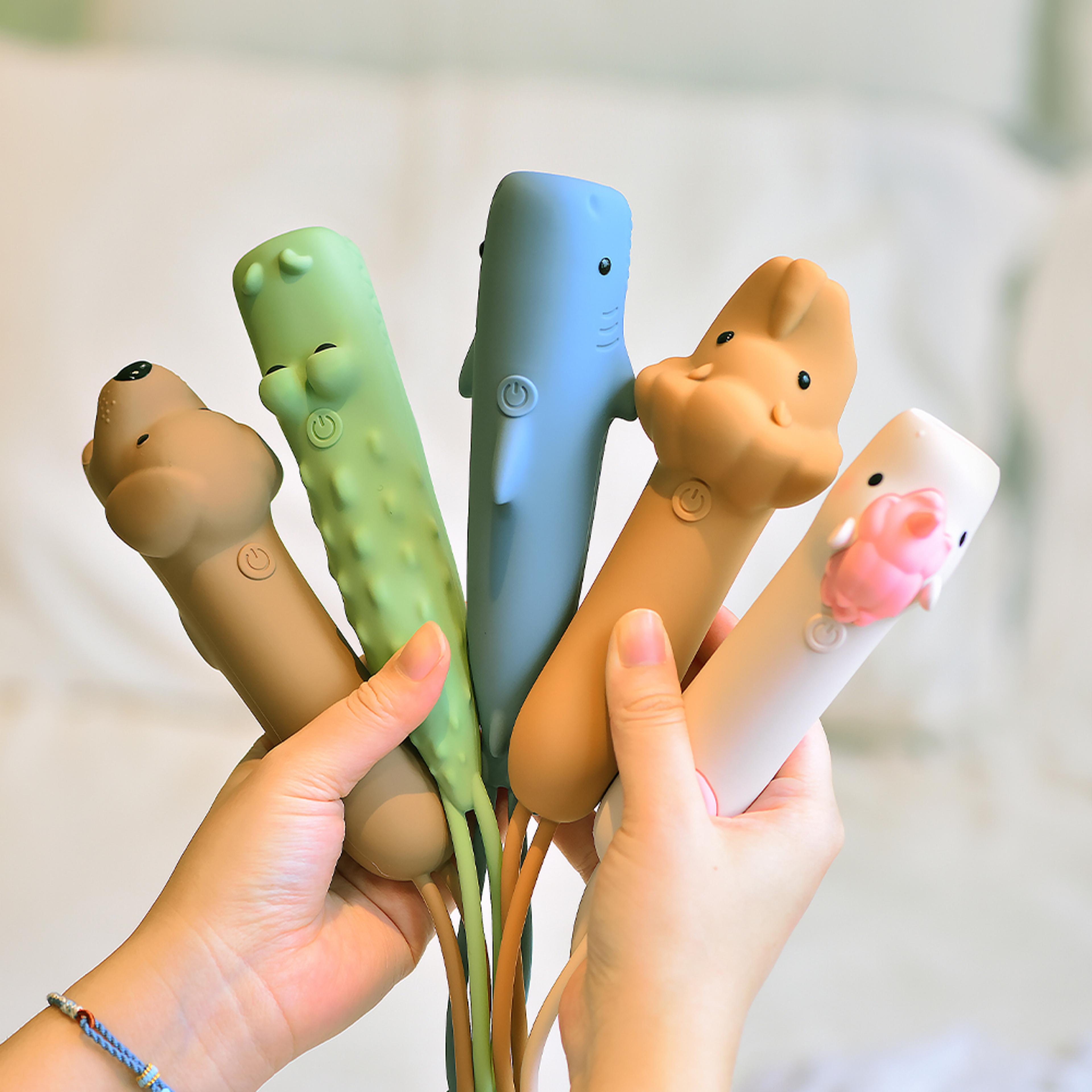 glowpals rechargeable animal flashlight for kids bedtime & outdoor adventures