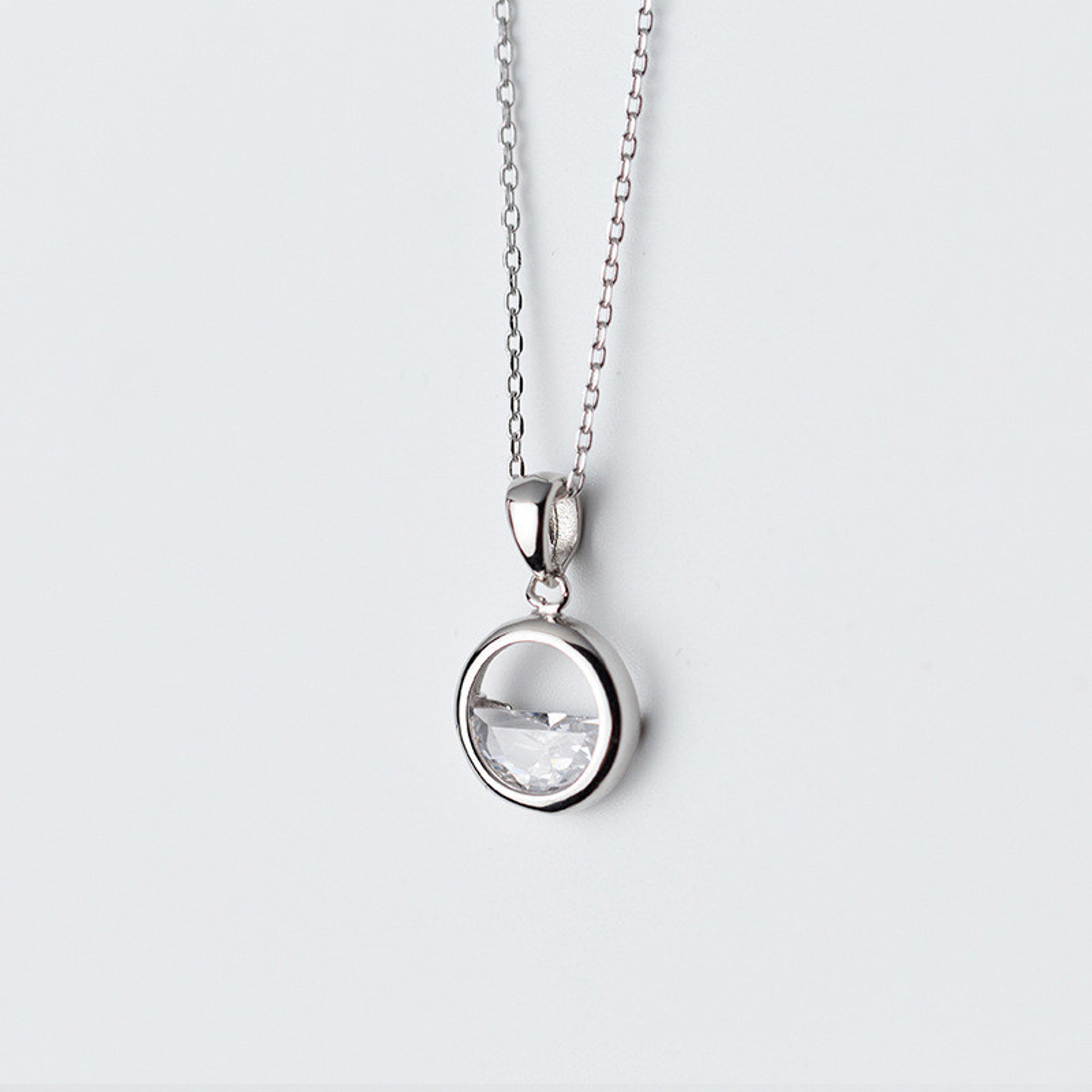 silver crystal round pendant necklace for women – minimalist fine jewelry