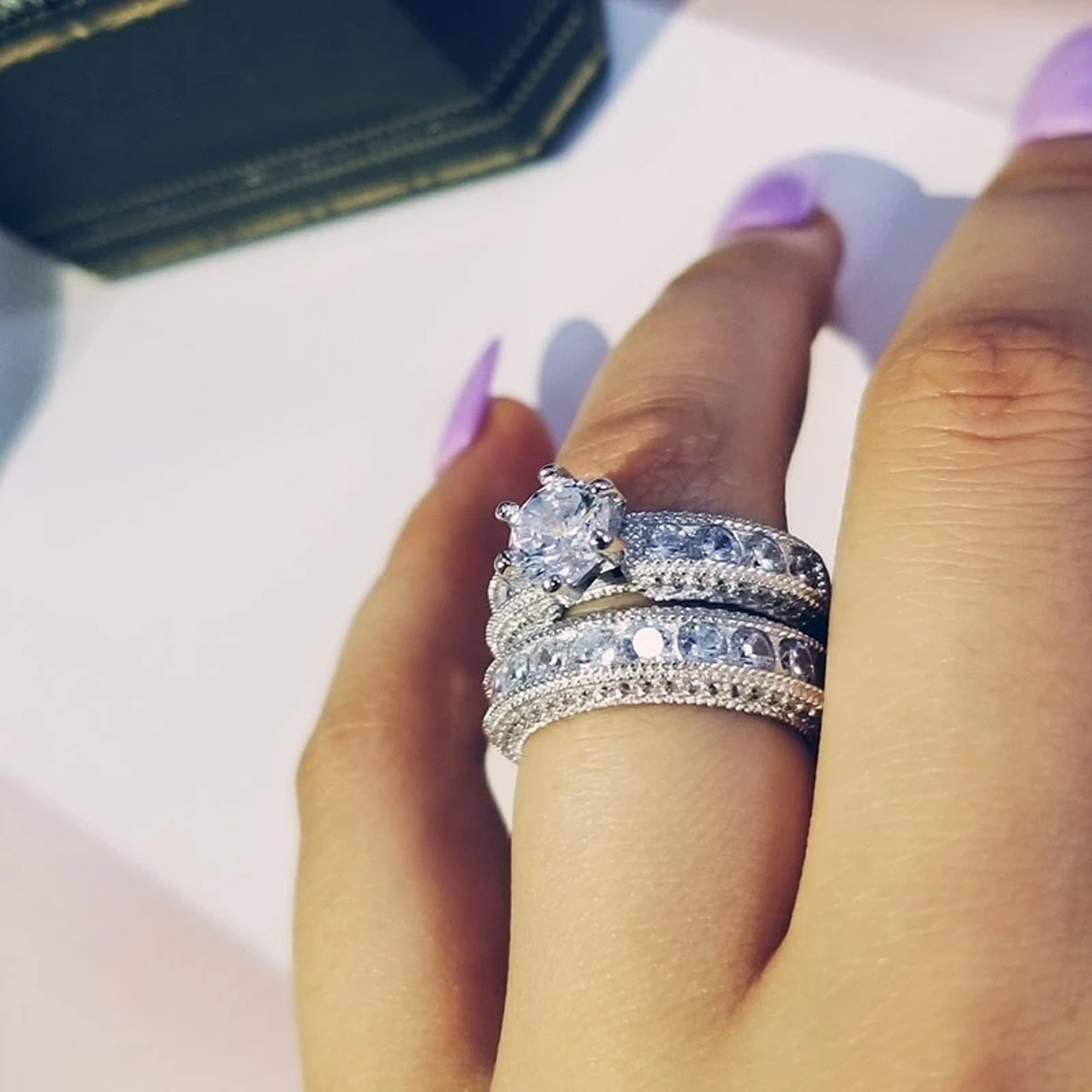 zReIExquisiteFashionNewDesignSilverColorZirconWeddingRingSetforWomenEngagementFingerAn