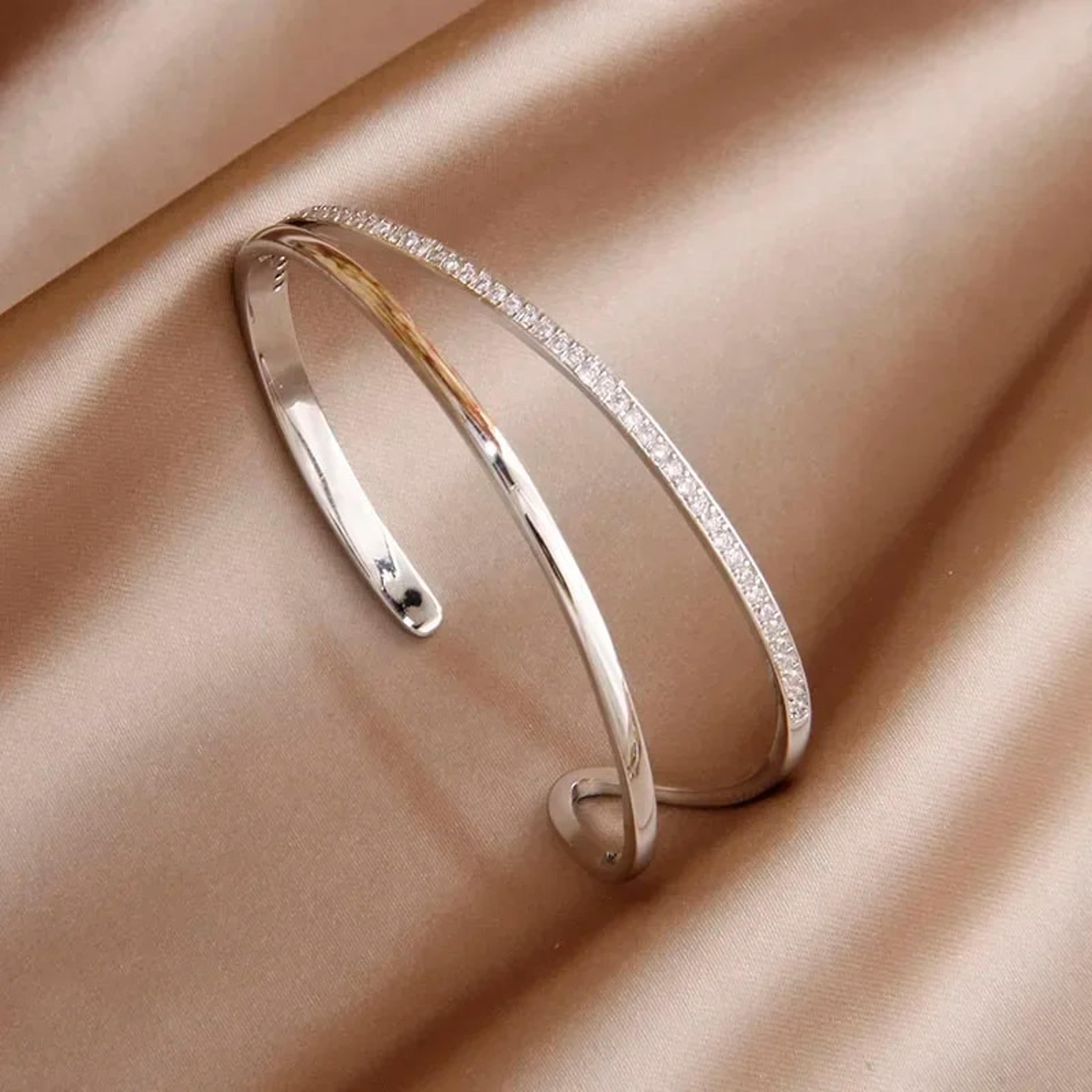 cLbfClassicLuxuryShinyZirconLetterCharmBraceletforWomenFashionBrandJewelryWeddingParty
