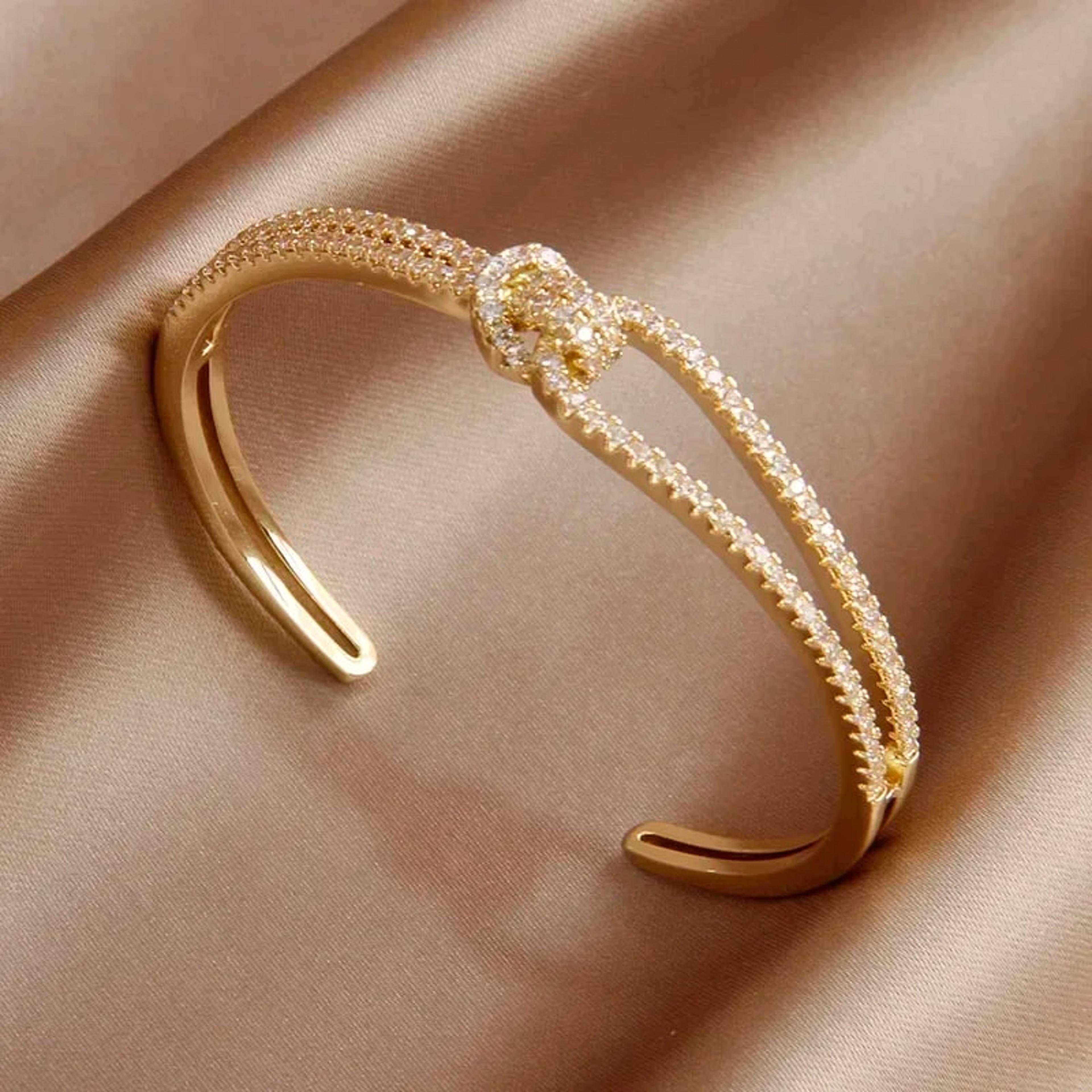 kc3XClassicLuxuryShinyZirconLetterCharmBraceletforWomenFashionBrandJewelryWeddingParty