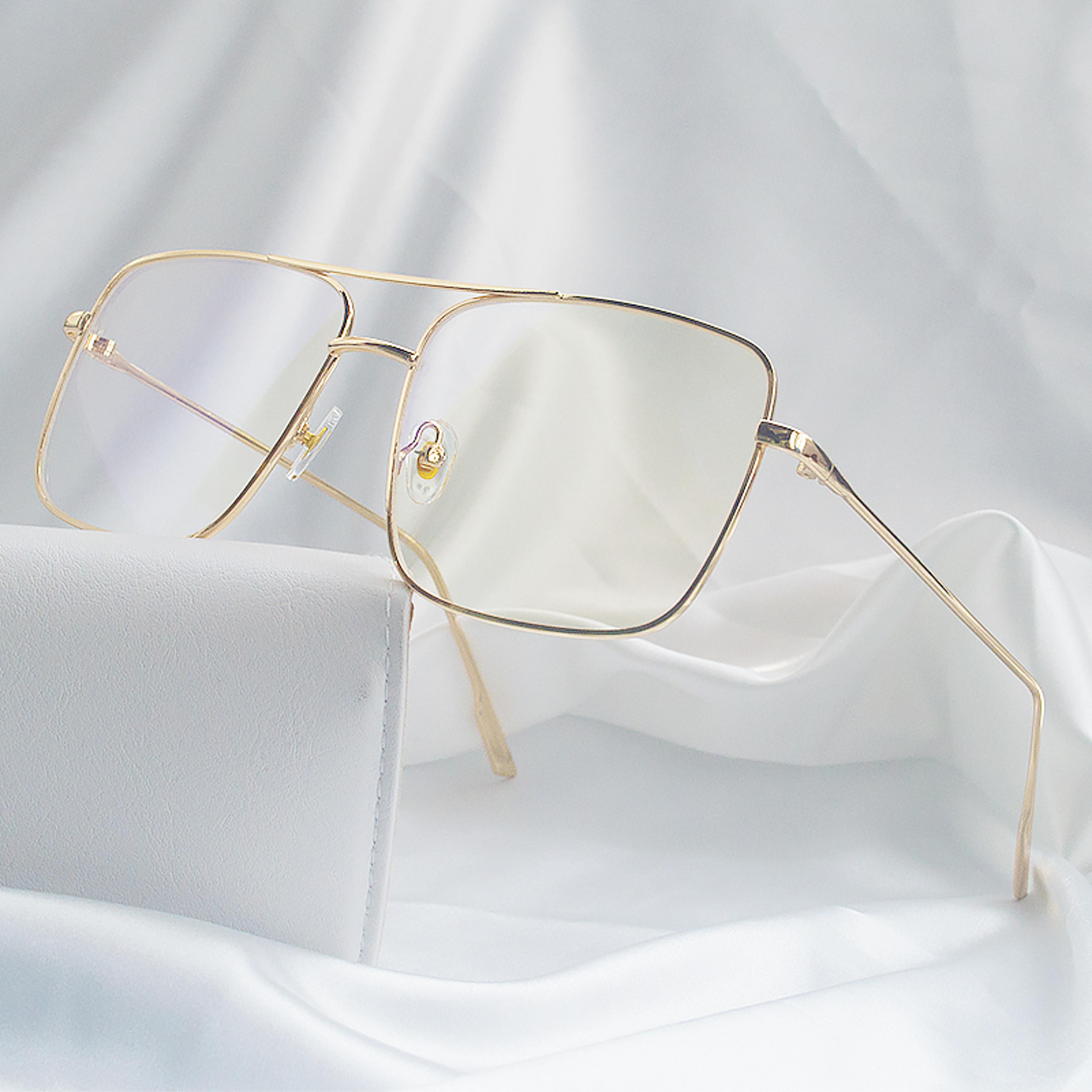 Fashion Square Frame Vintage Eyeglasses Men Oversized Metal Glasses Frame Women Clear Lens Glasses  1