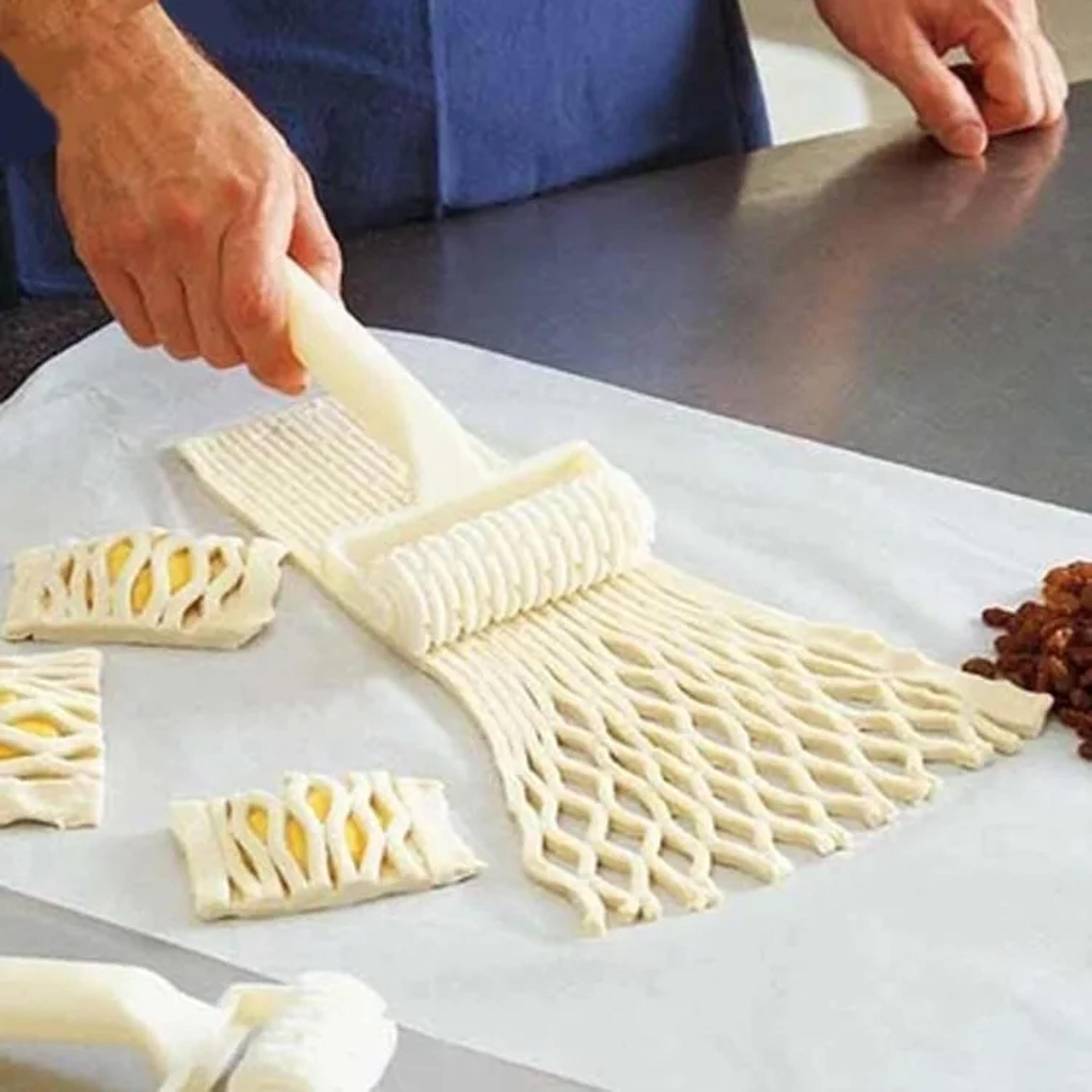 pro lattice pastry cutter roller for perfect pie and pizza designs