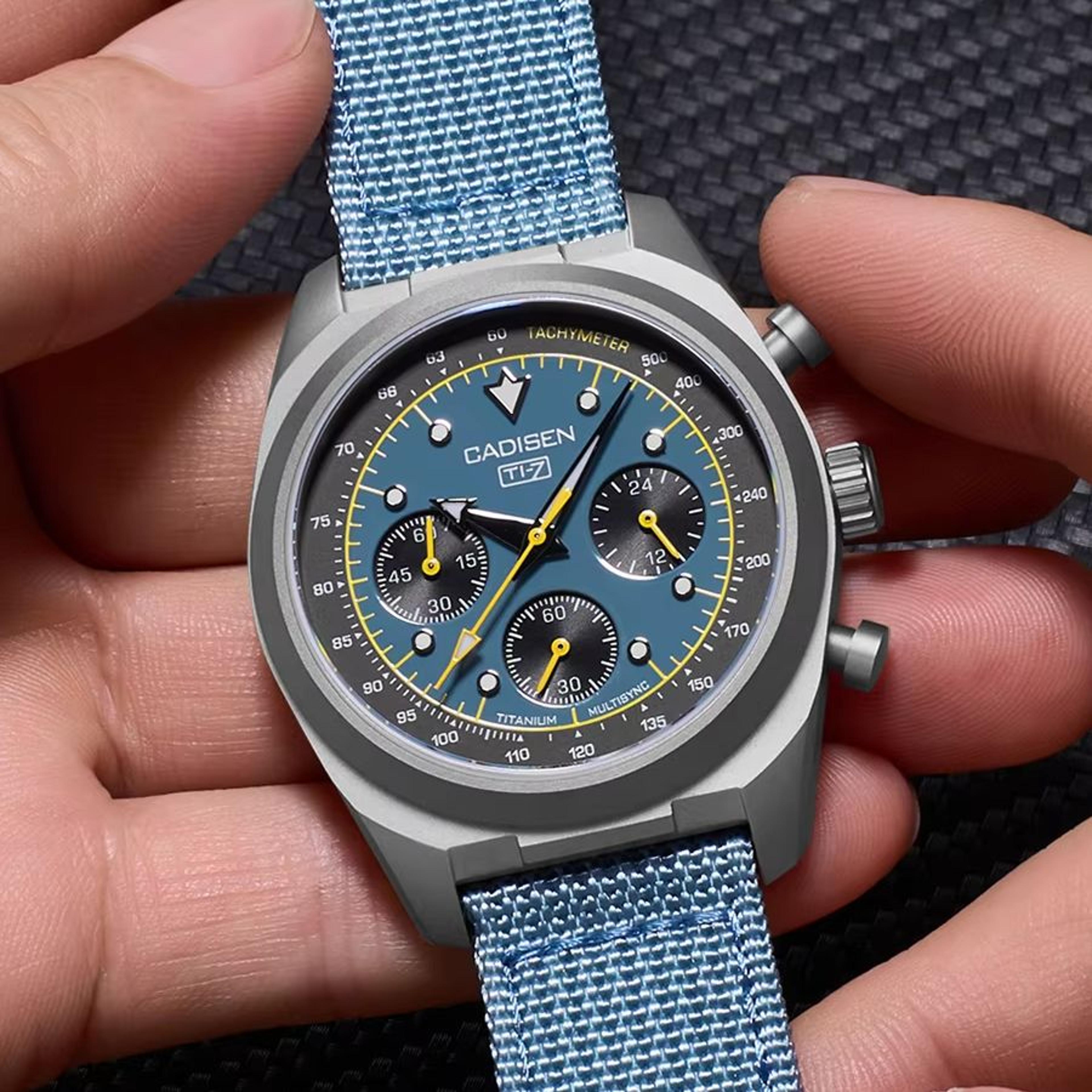 mens watch with sapphire crystal luxury quartz design