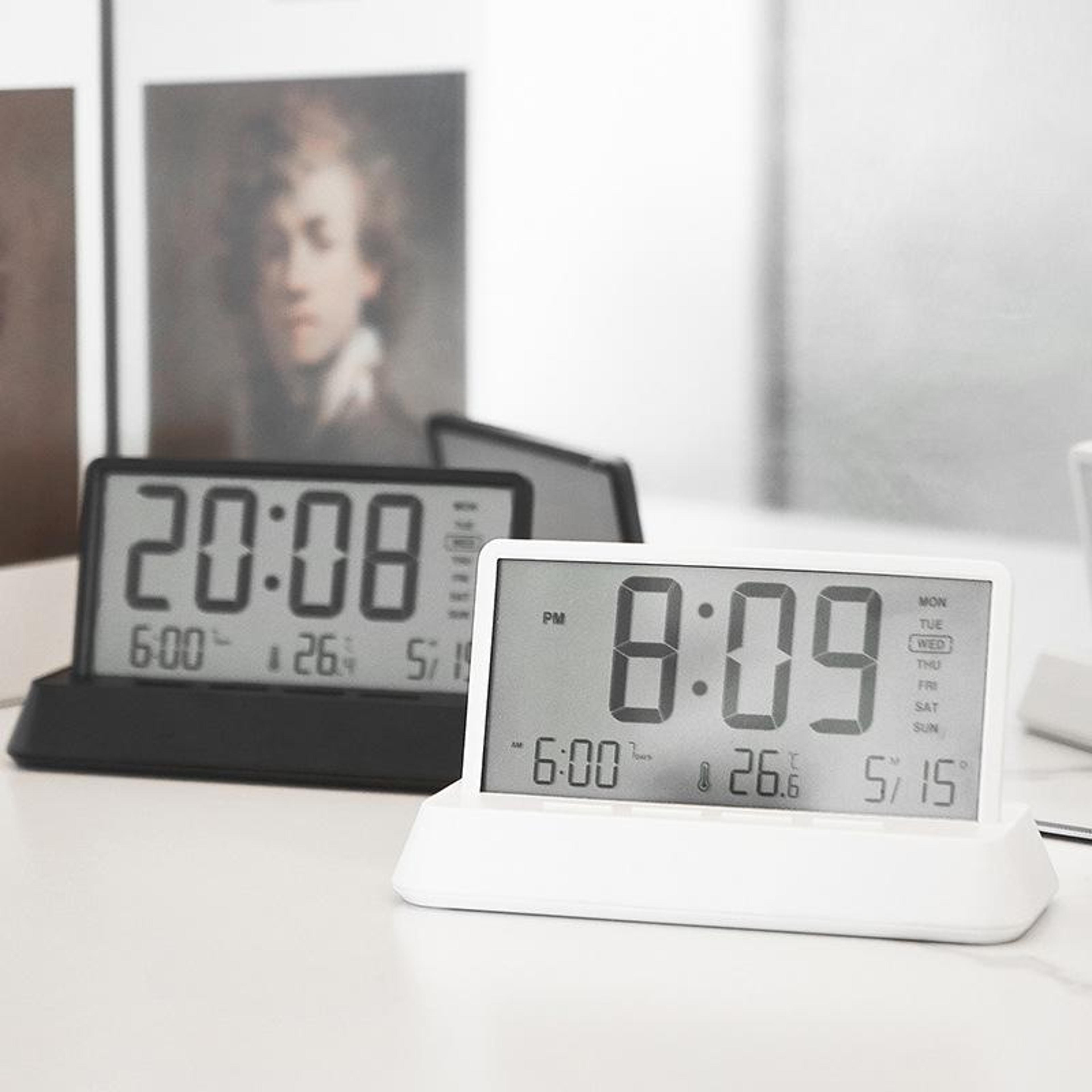 Smart LED Alarm Clock With Temperature Display Calendar  Snooze Function 10