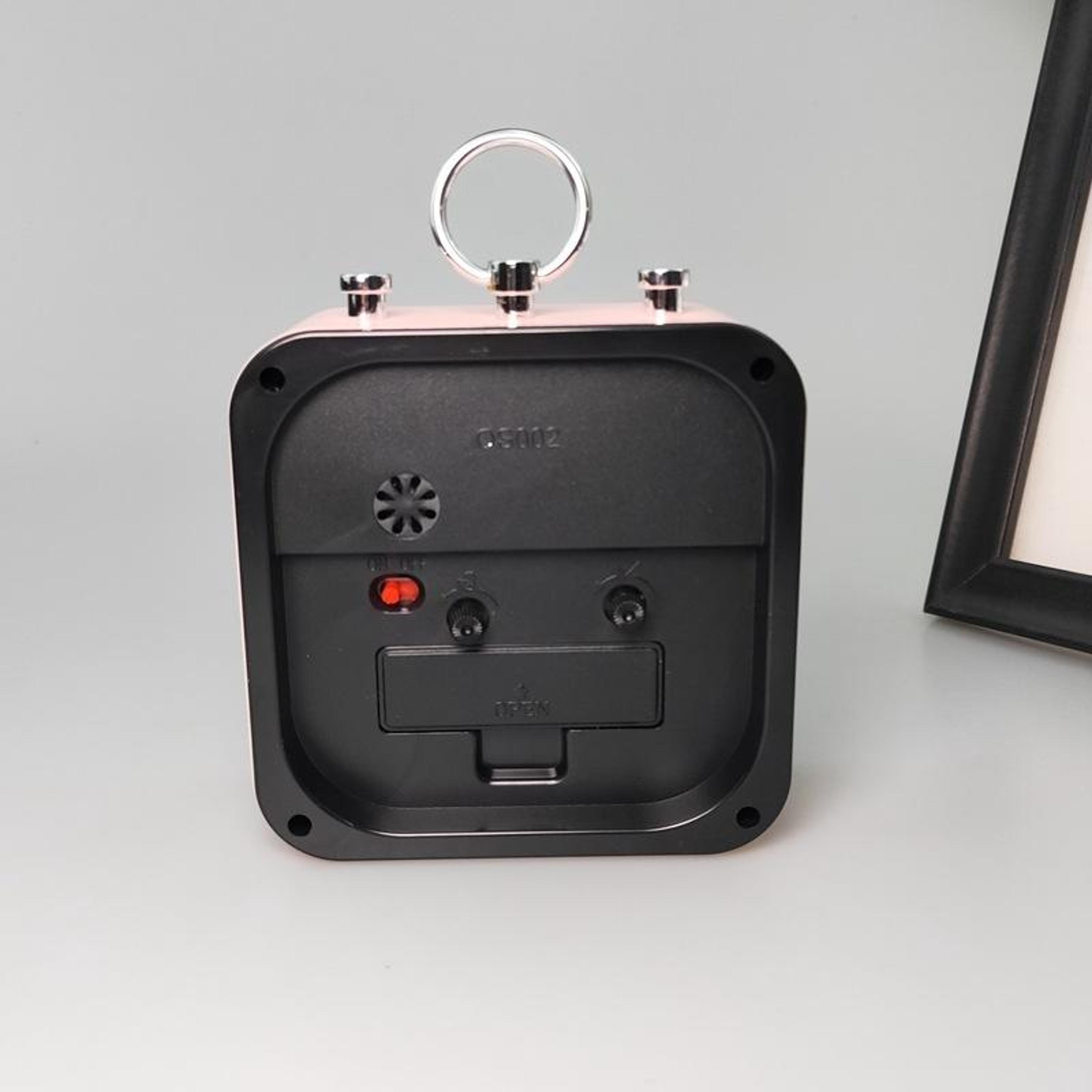 SilentSweep Mini Analog Alarm Clock For Bedroom Office  Desktop 4