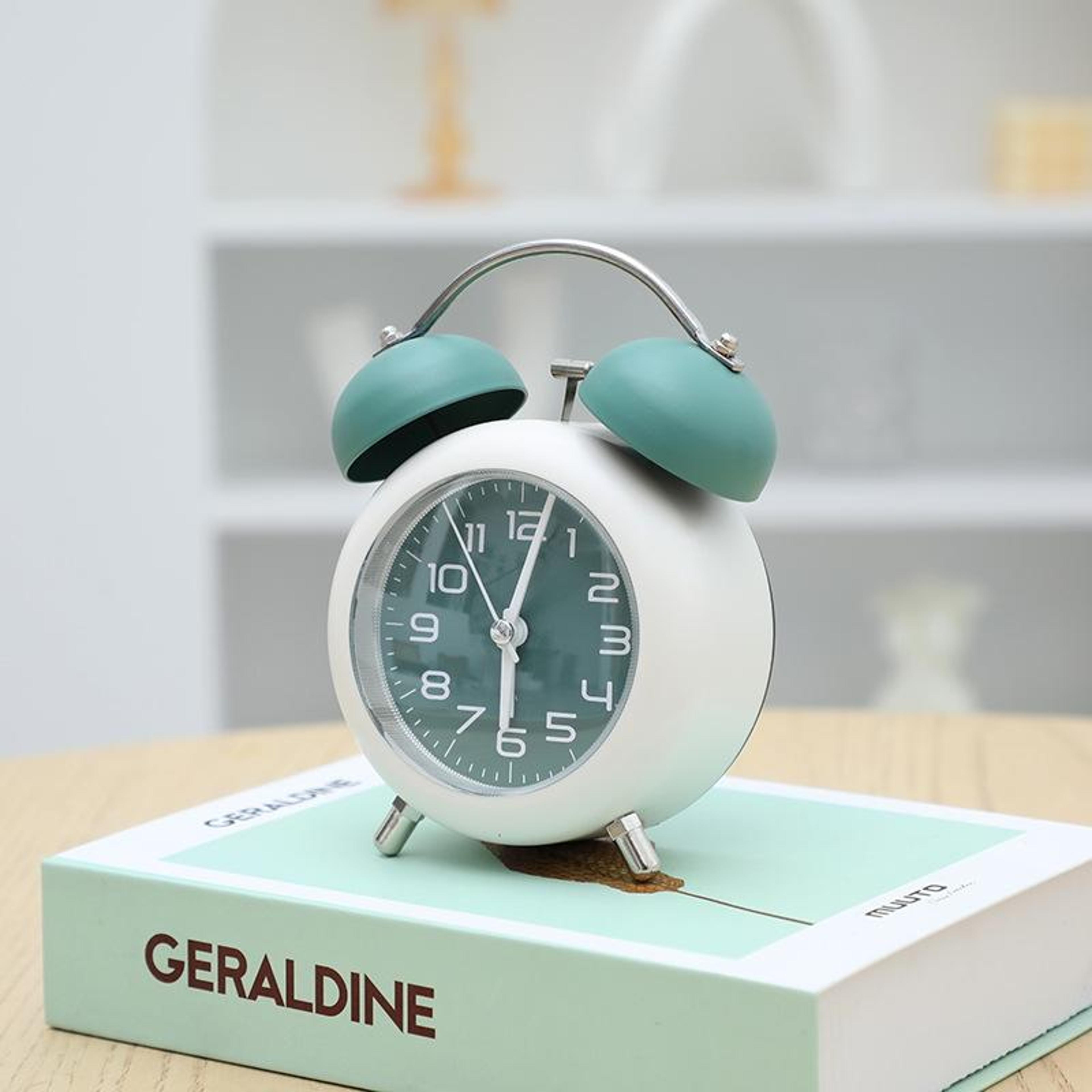 Silent Analog Bedside Alarm Clock With Night Light For Bedroom  Desk 7