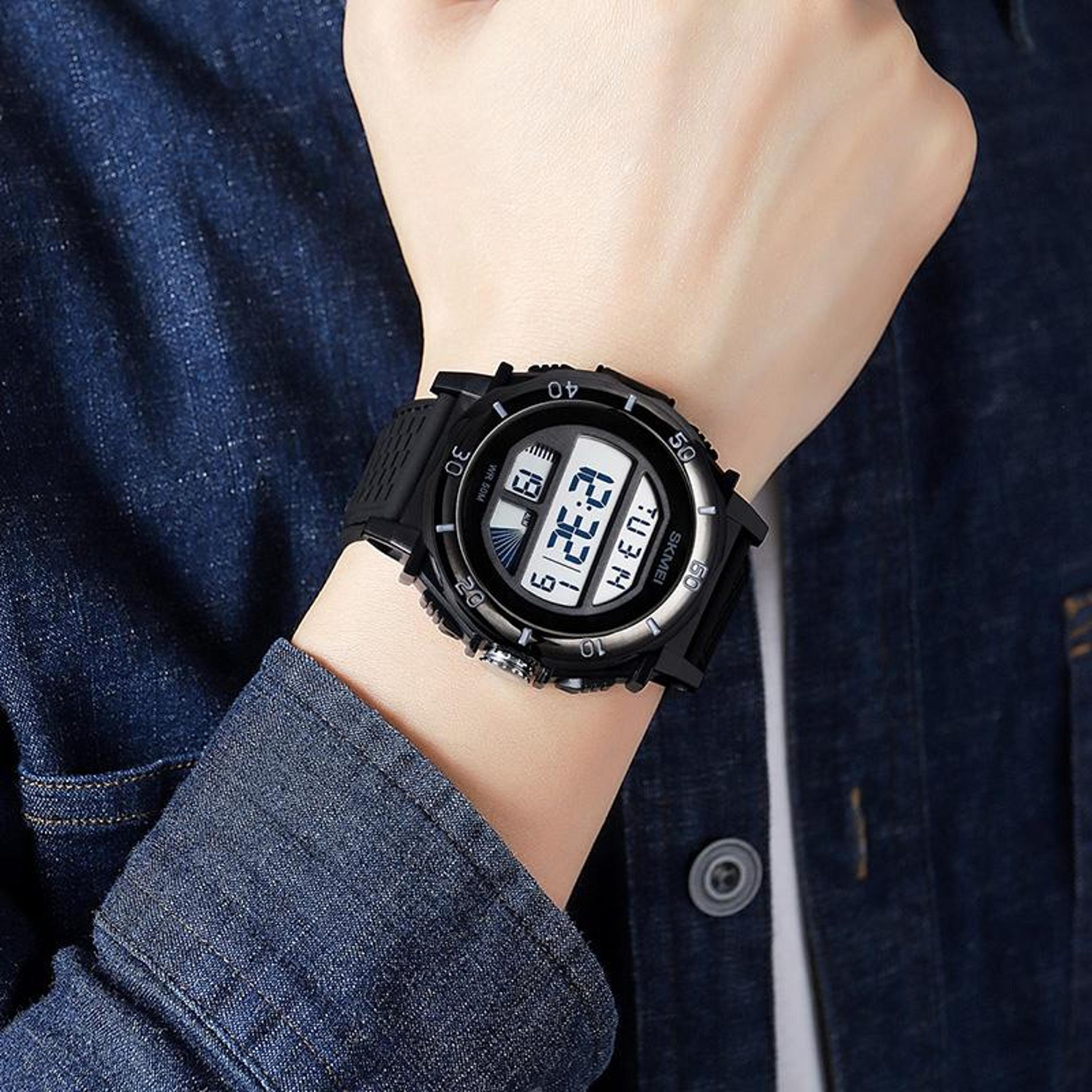 SKMEI 2099 Men Waterproof Outdoor Digital Sports Watch 1