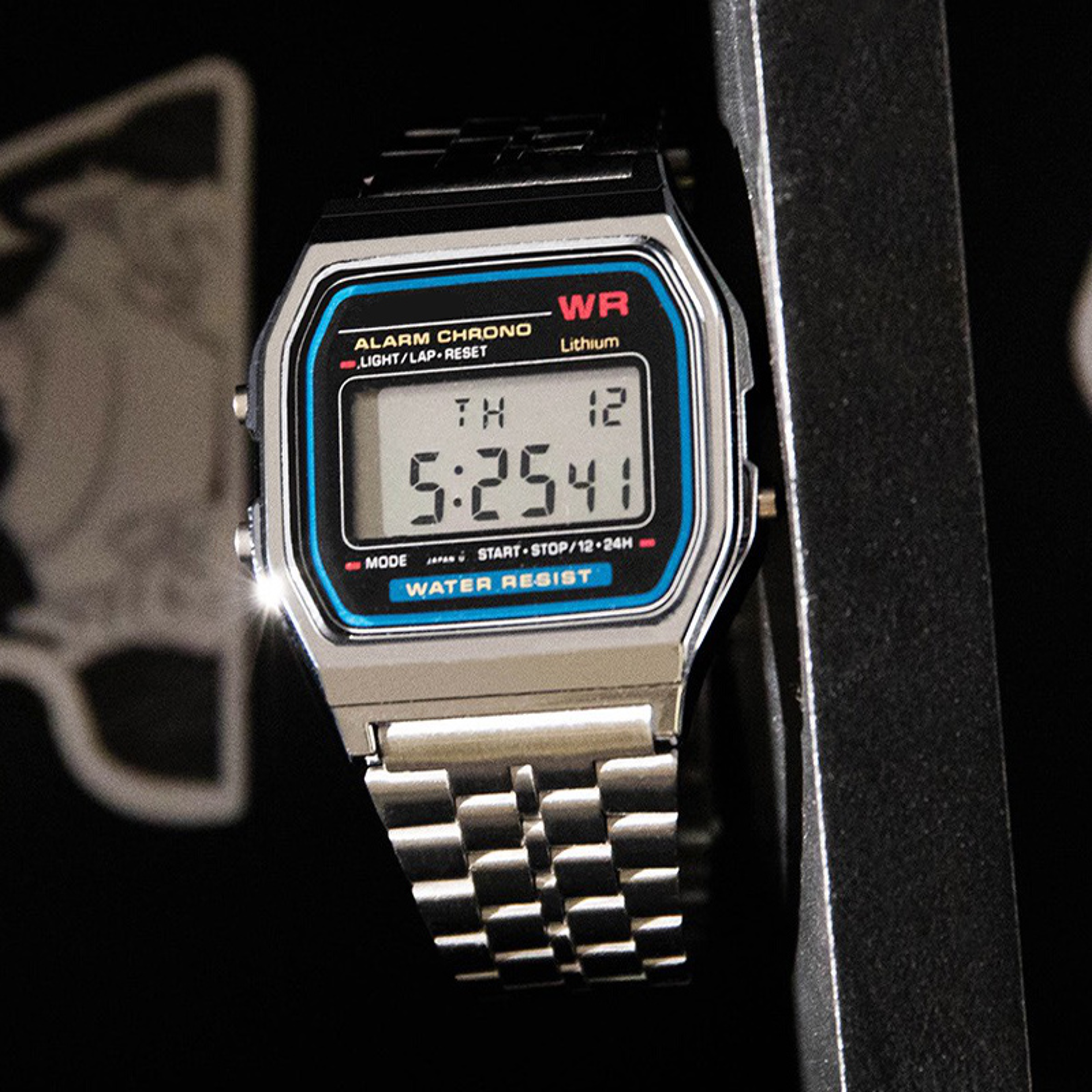 Men Women LED Digital Wristwatches Luxury Gold Silver Sports Military Watches Retro Steel Band Wris