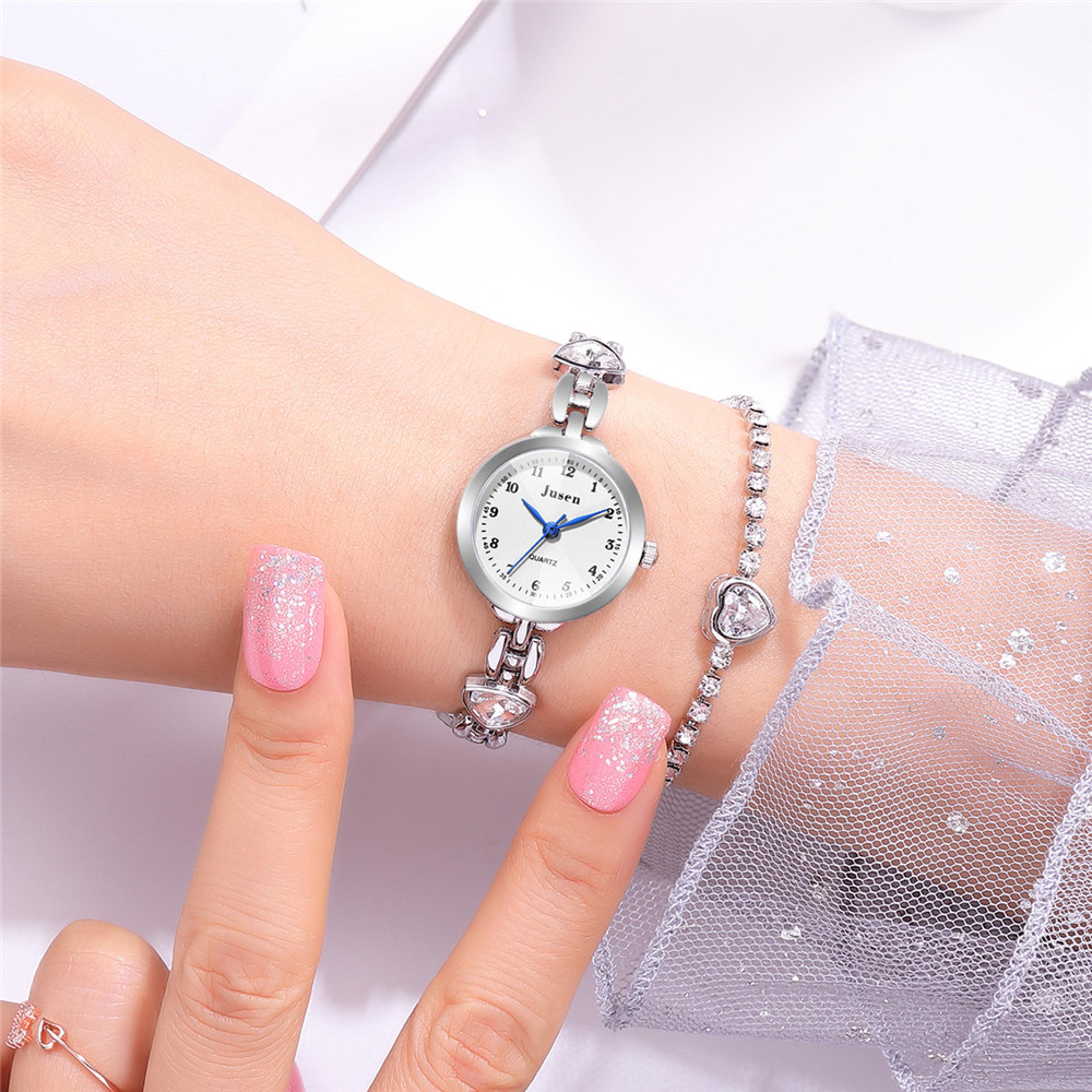 Elegant Fashion Rhinestone Small Dial Quartz Bracelet Women Watch Stylish Women Wrist Watch Luxury  2