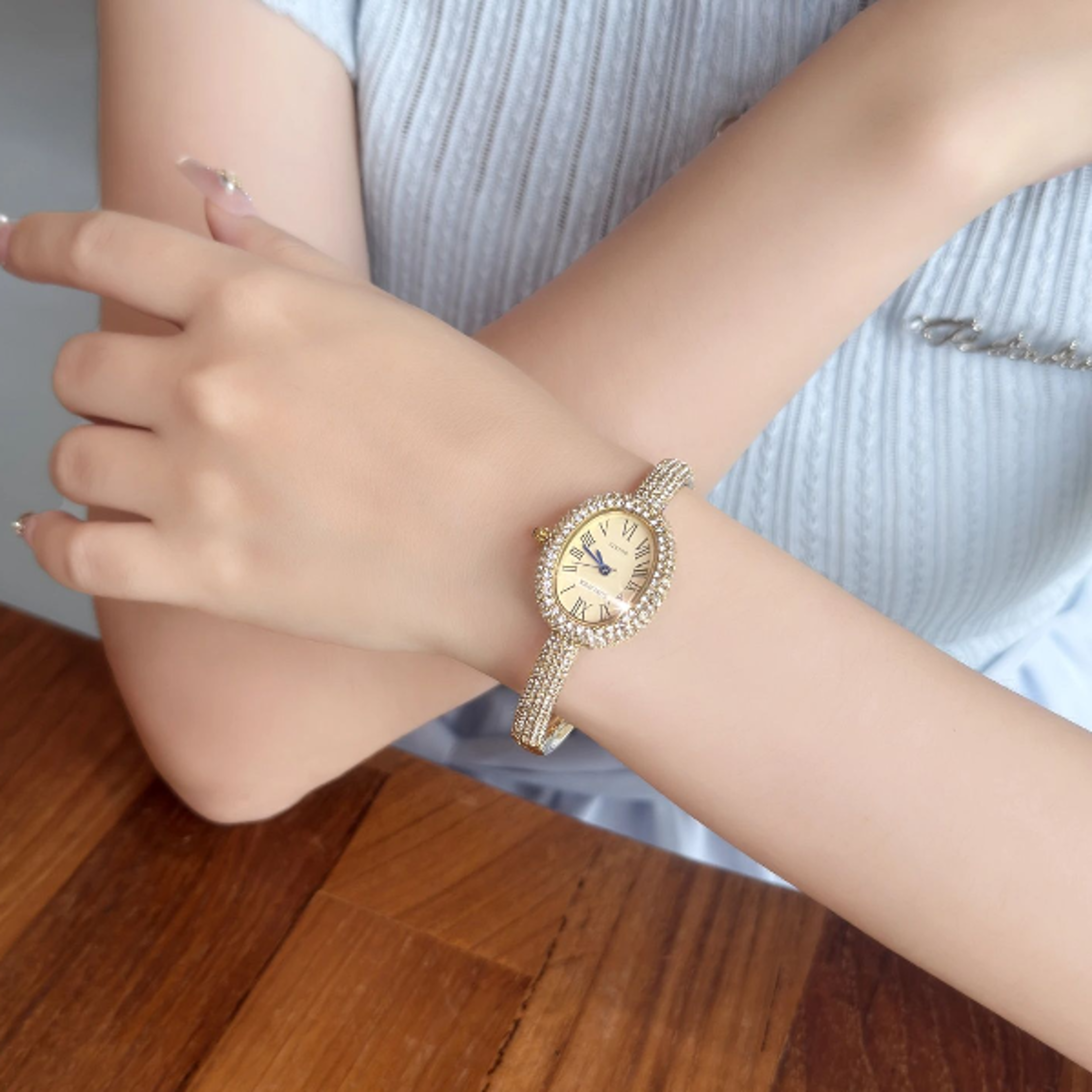 luxury women quartz watch, new elegant bracelet wrist watch with roman numerals, rhinestones inlaid oval design