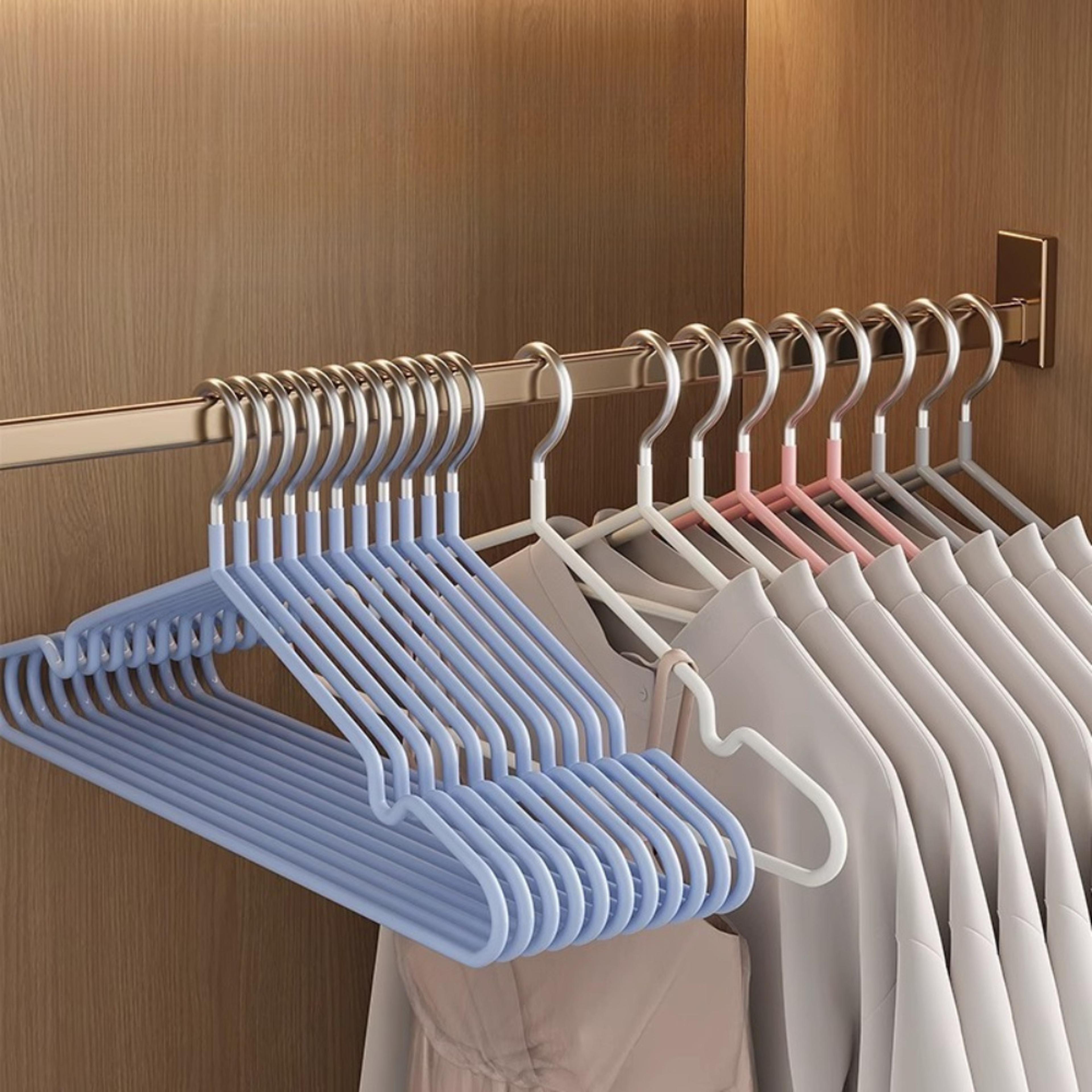 Heavy Duty AntiSlip Metal Clothes Hangers Space Saving For Closet Garage Boutique  Home Use 3