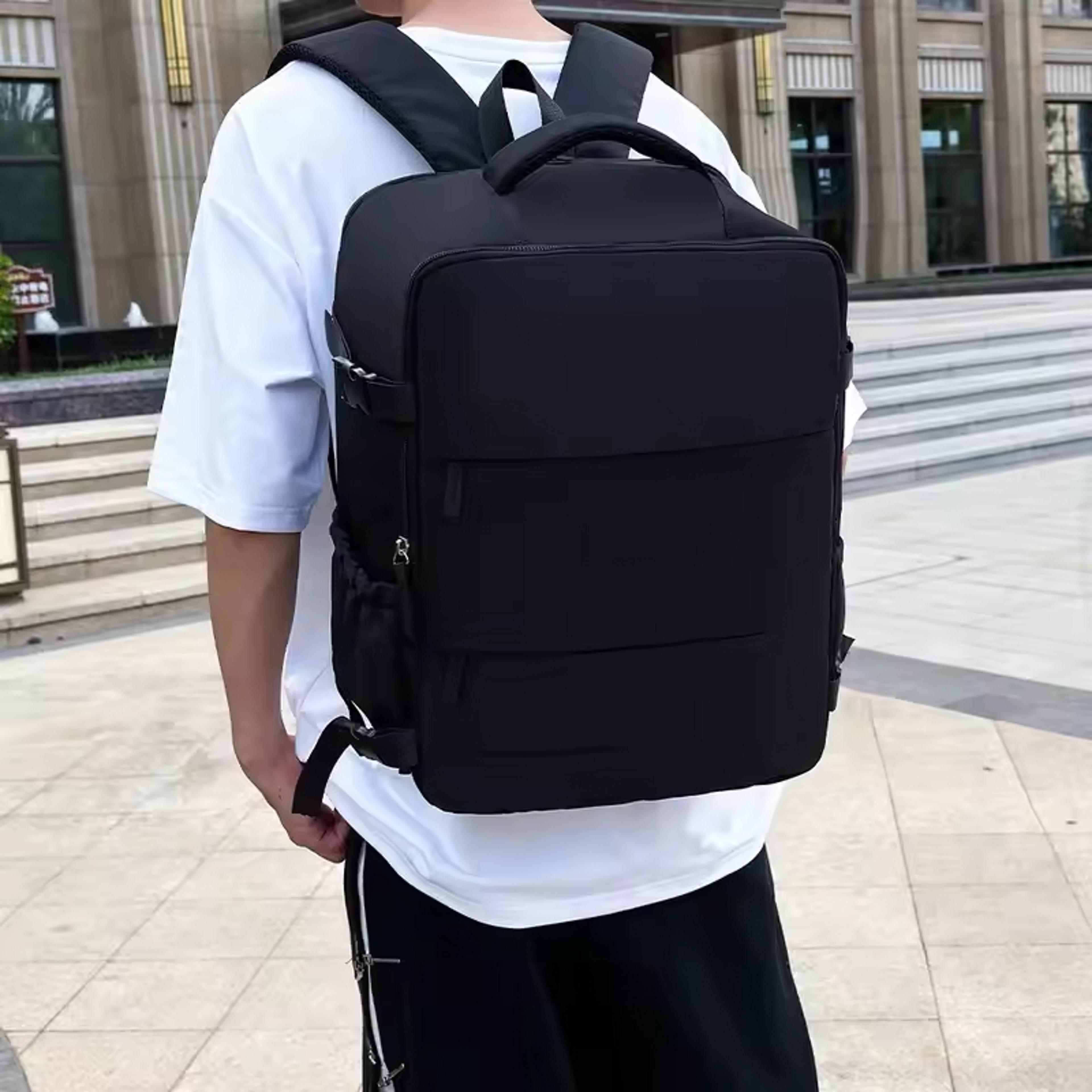 Functional Mountaineering Travel Backpack Large Capacity Leisure Bag Lightweight Computer Bag 3