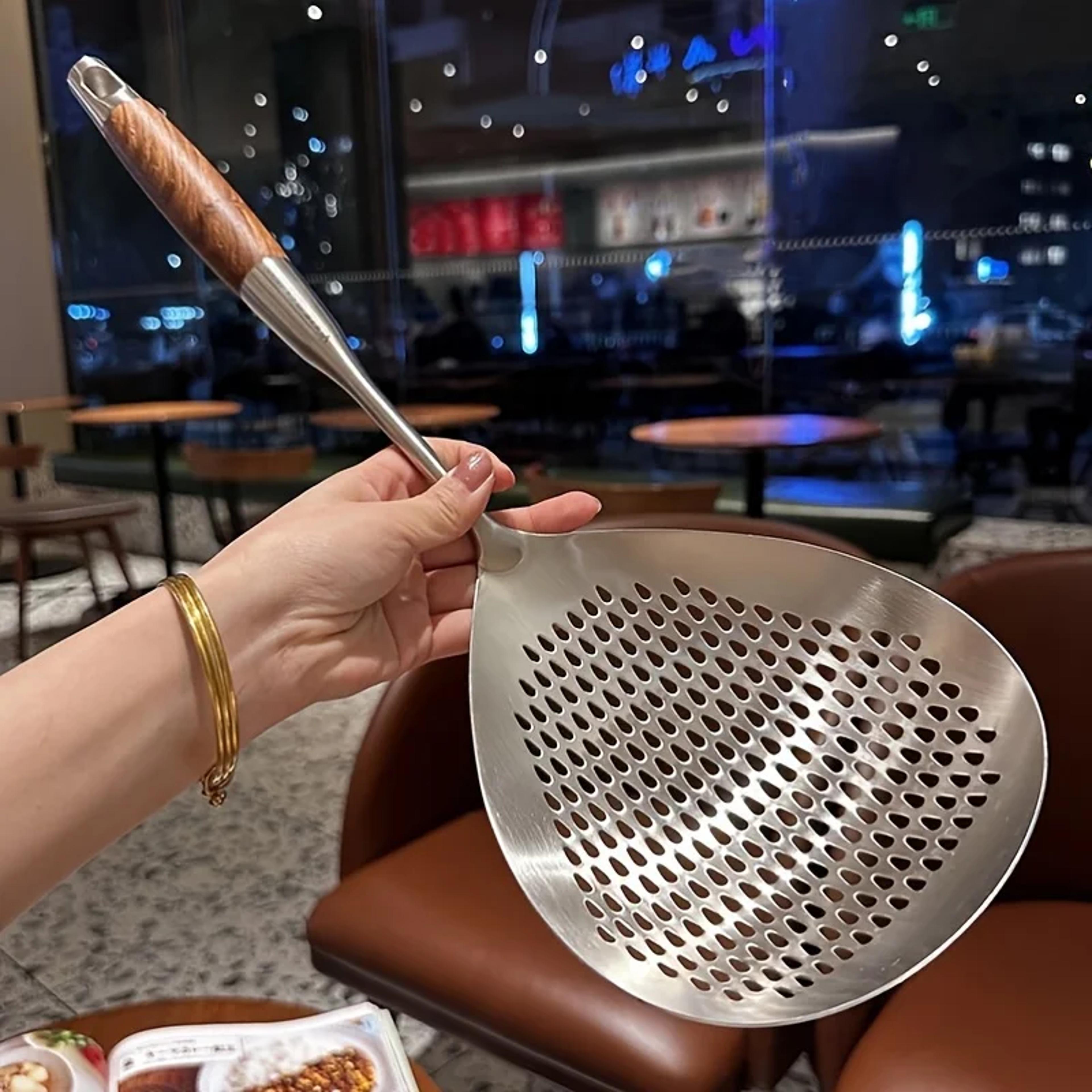 wood handle stainless steel strainer, cooking colander sieve, pepper seasoning filter scoop utensils