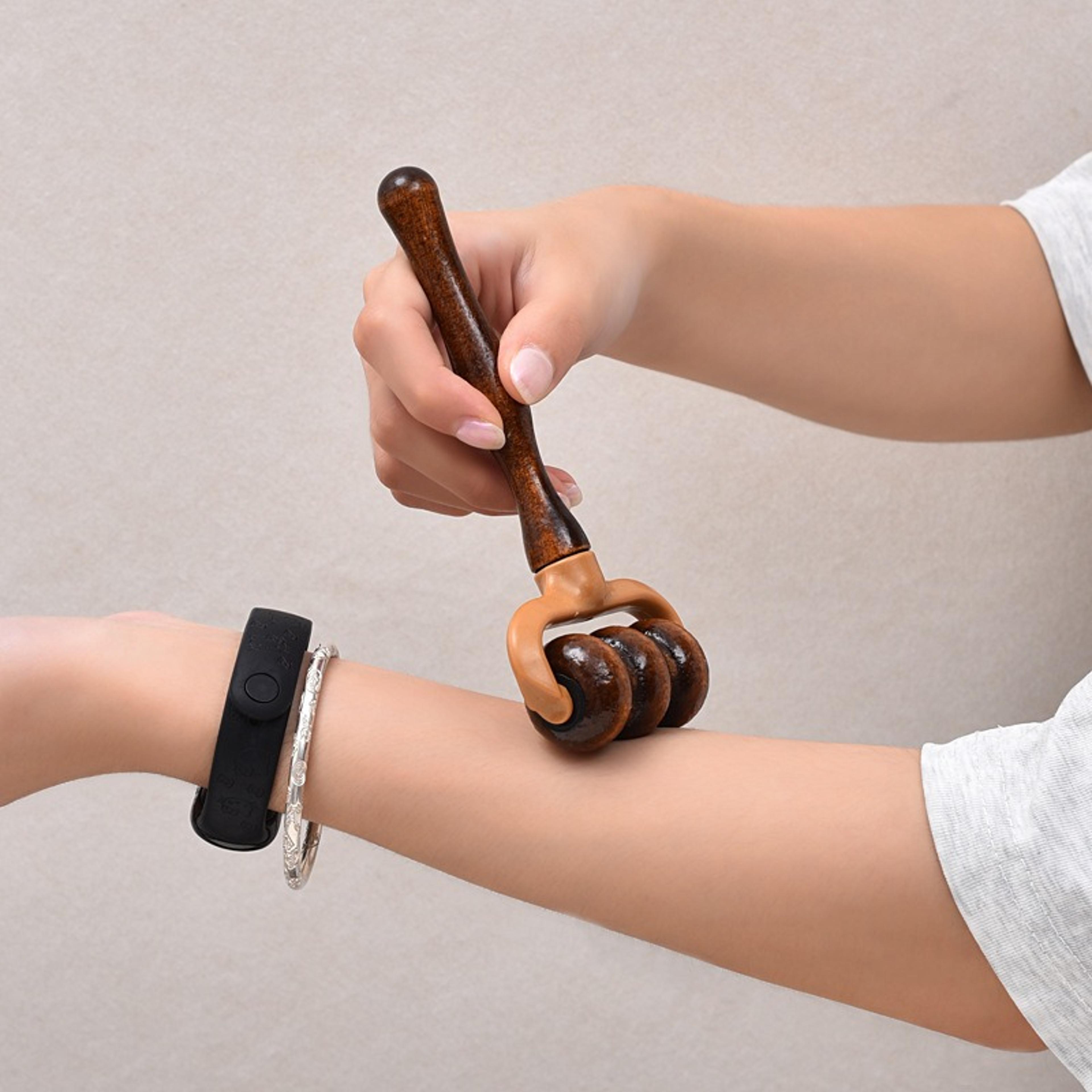 Handheld Wooden Massage Roller Muscle Relief For Neck Shoulders Head Promotes Circulation Ideal For 2
