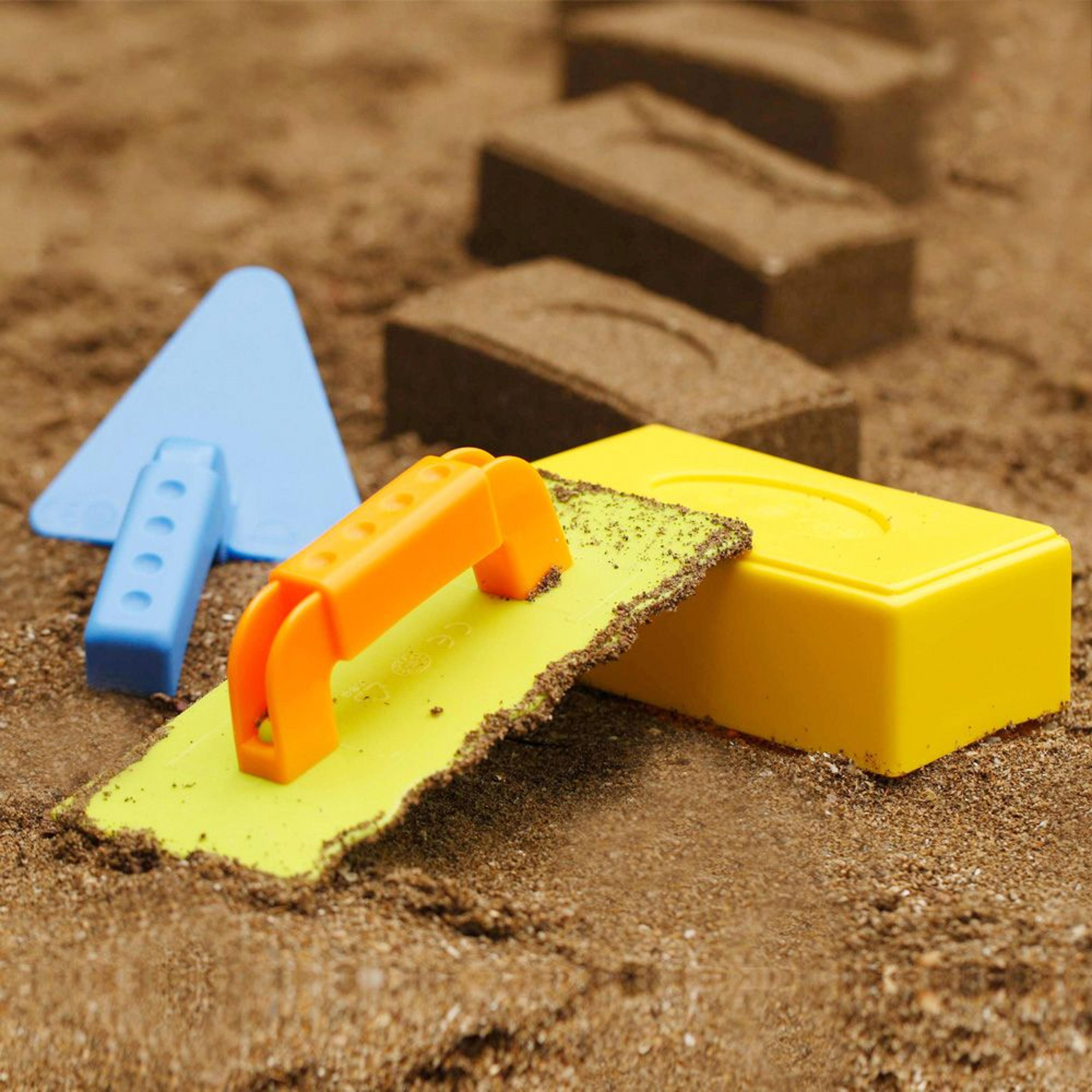Kids Beach Toy Set With Bucket And Shovel For Sand And Snow Play 1