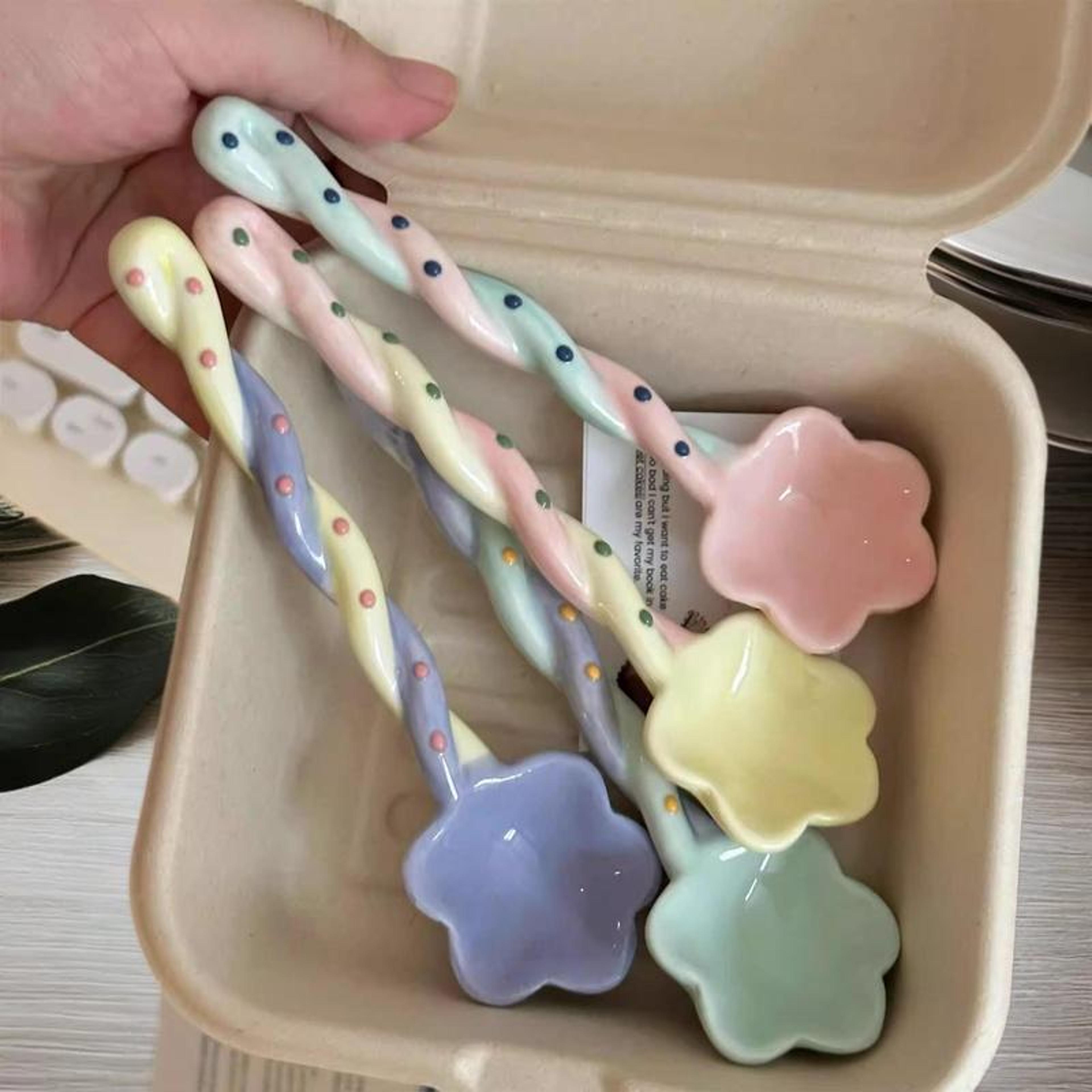 Ceramic Star  Flower Dessert Spoon Creative Long Handle Stirring Spoon 1