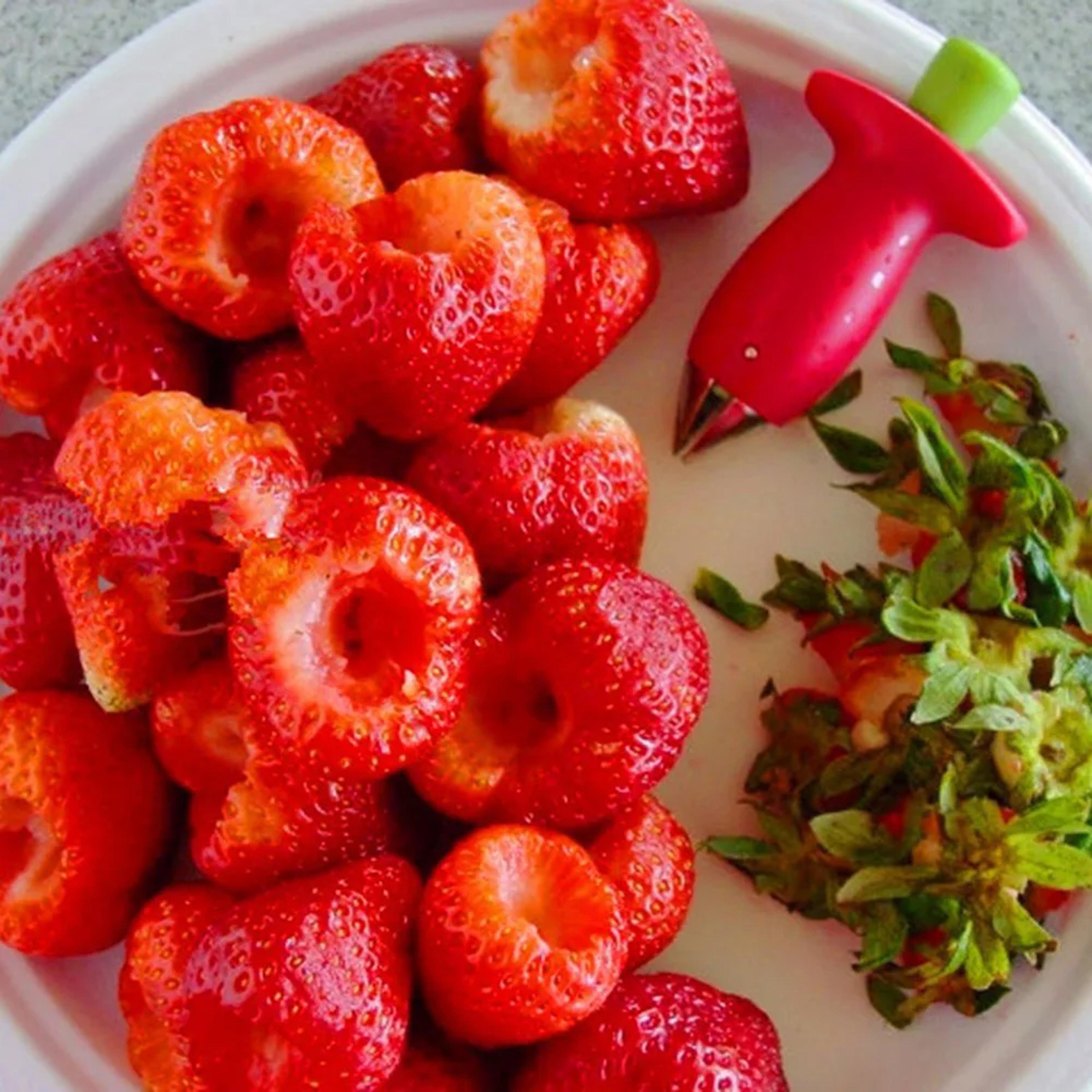 Strawberry Slicer  Corer Tool Fruit Huller  Strawberry Cutter Kitchen Gadget 2