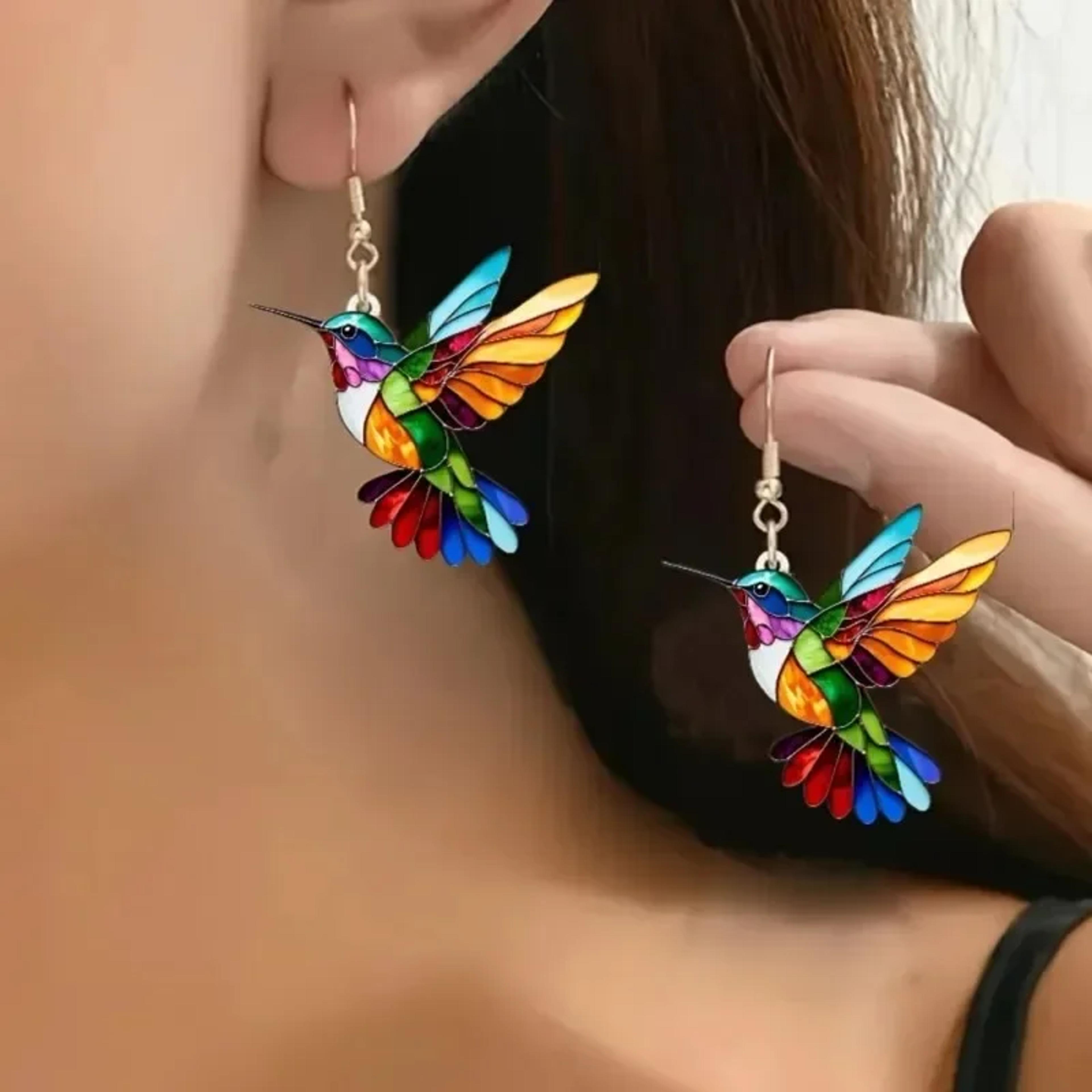 Colorful Hummingbird Acrylic Necklace Lightweight Hummingbird Necklace For Women  Bird Lovers 1