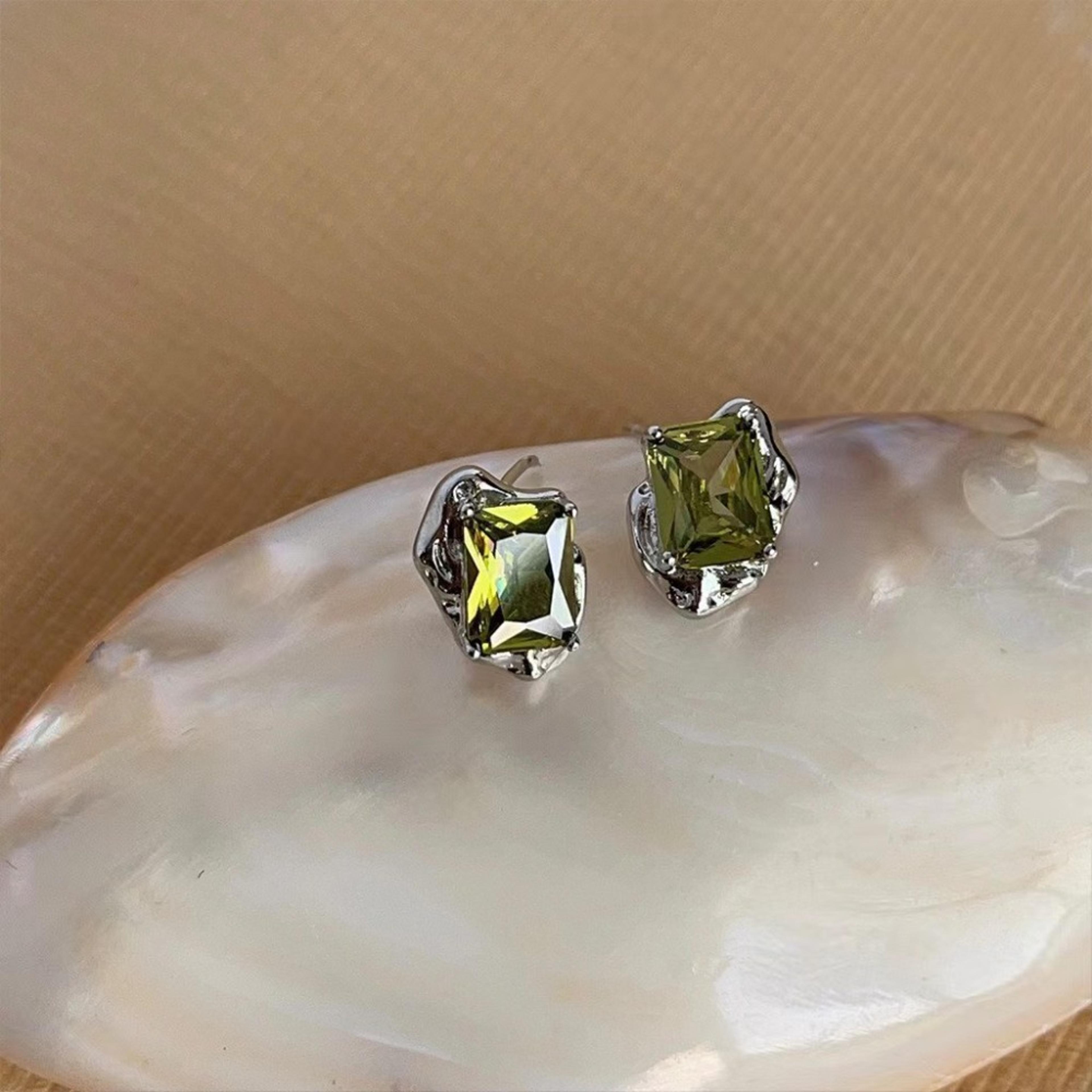Retro Green Crystal Stud Earrings Silver Square Liquid Metal Unisex Statement Jewelry 3