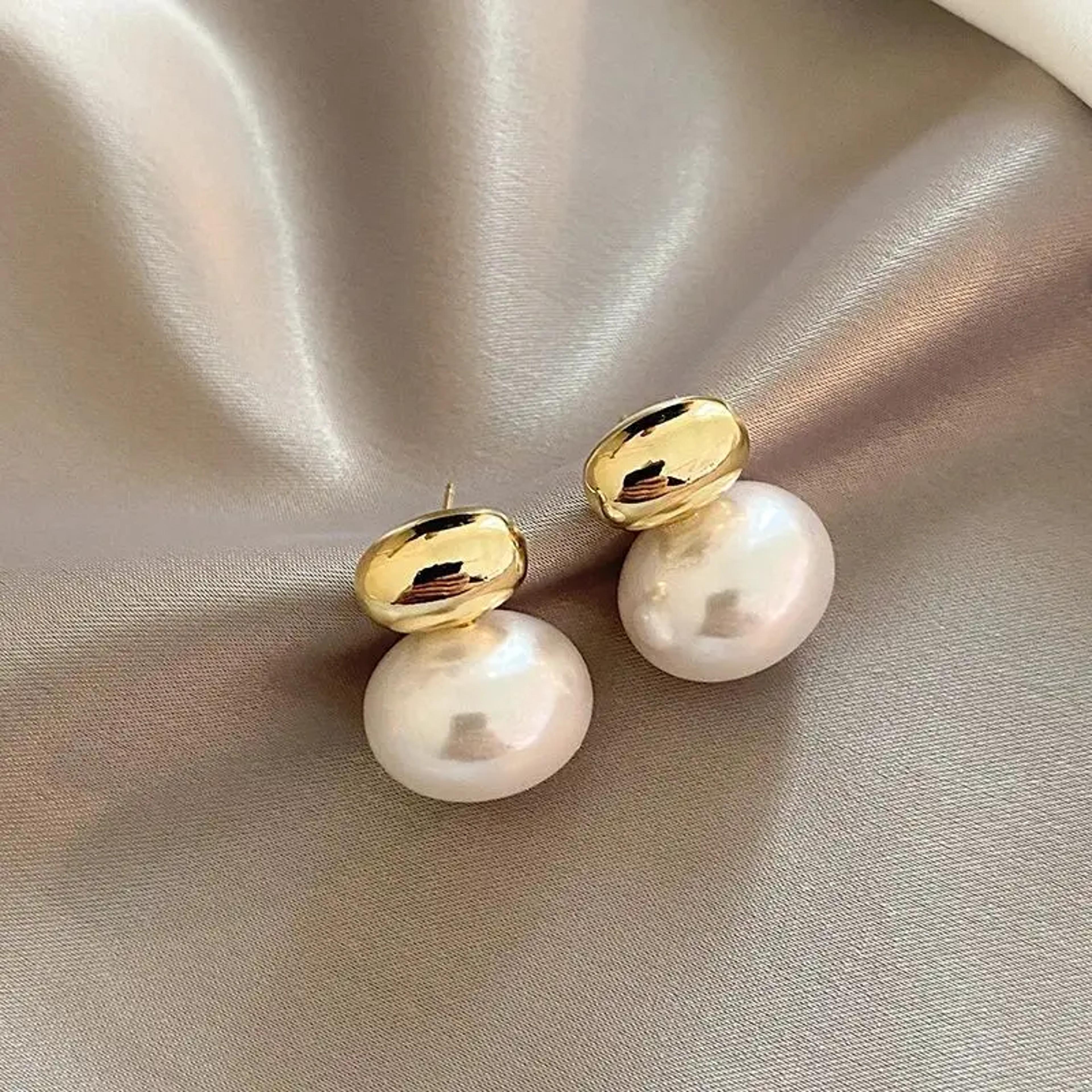 French Gold Pearl Earrings Elegant Flat Pearl Statement Earrings For Women 3