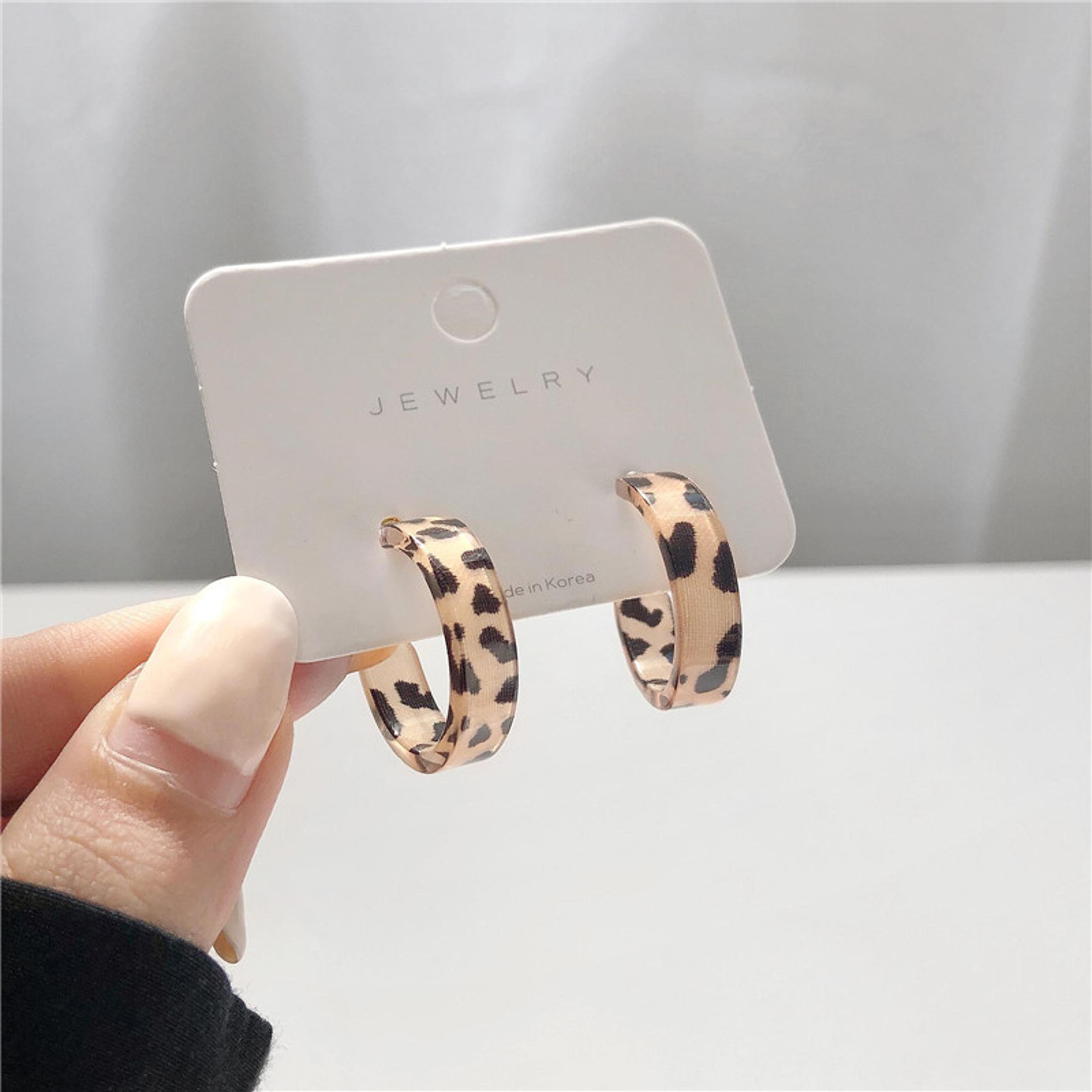Retro Leopard Print Earrings Geometric Resin Stud Earrings For Women 3