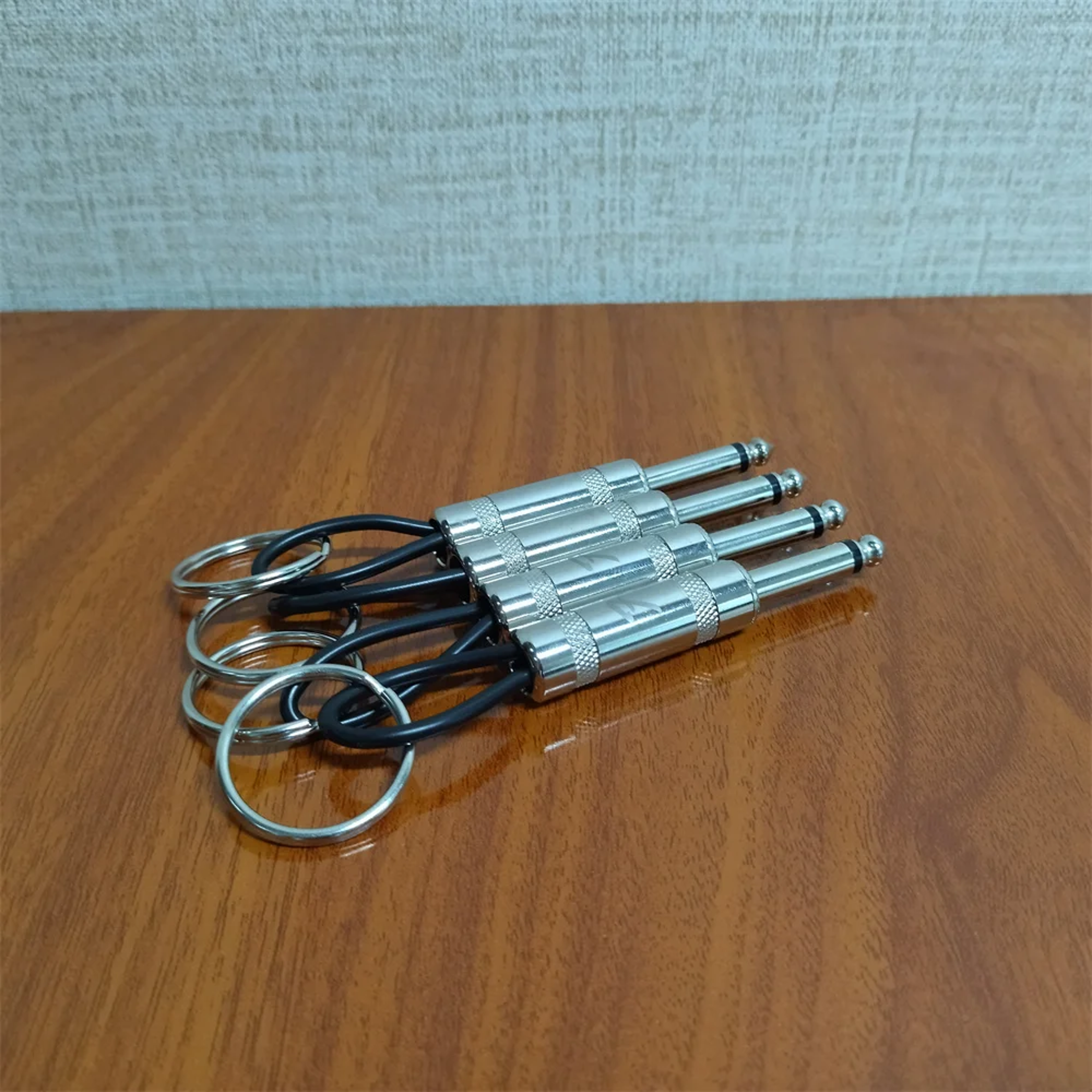 5-main-4pcs-key-storage-jack-music-speaker-keychain-storage-base-wall-keychain-holder-vintage-rhinestone-amplifier-home-decoration-gift.png