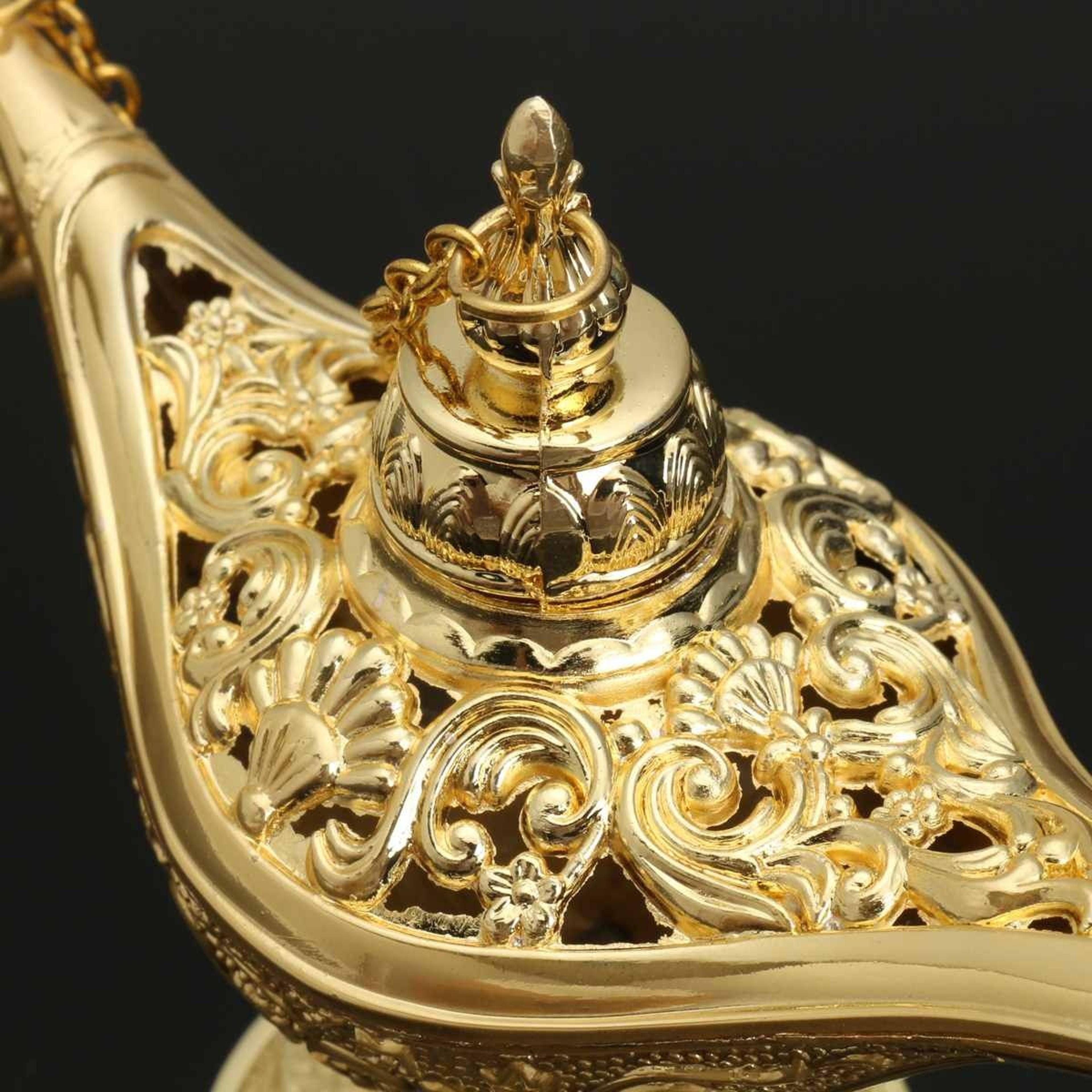 Collectable Carved Rare Genies Lamp Gold Zinc Alloy Aladdins Lamp Model for Home Decoration