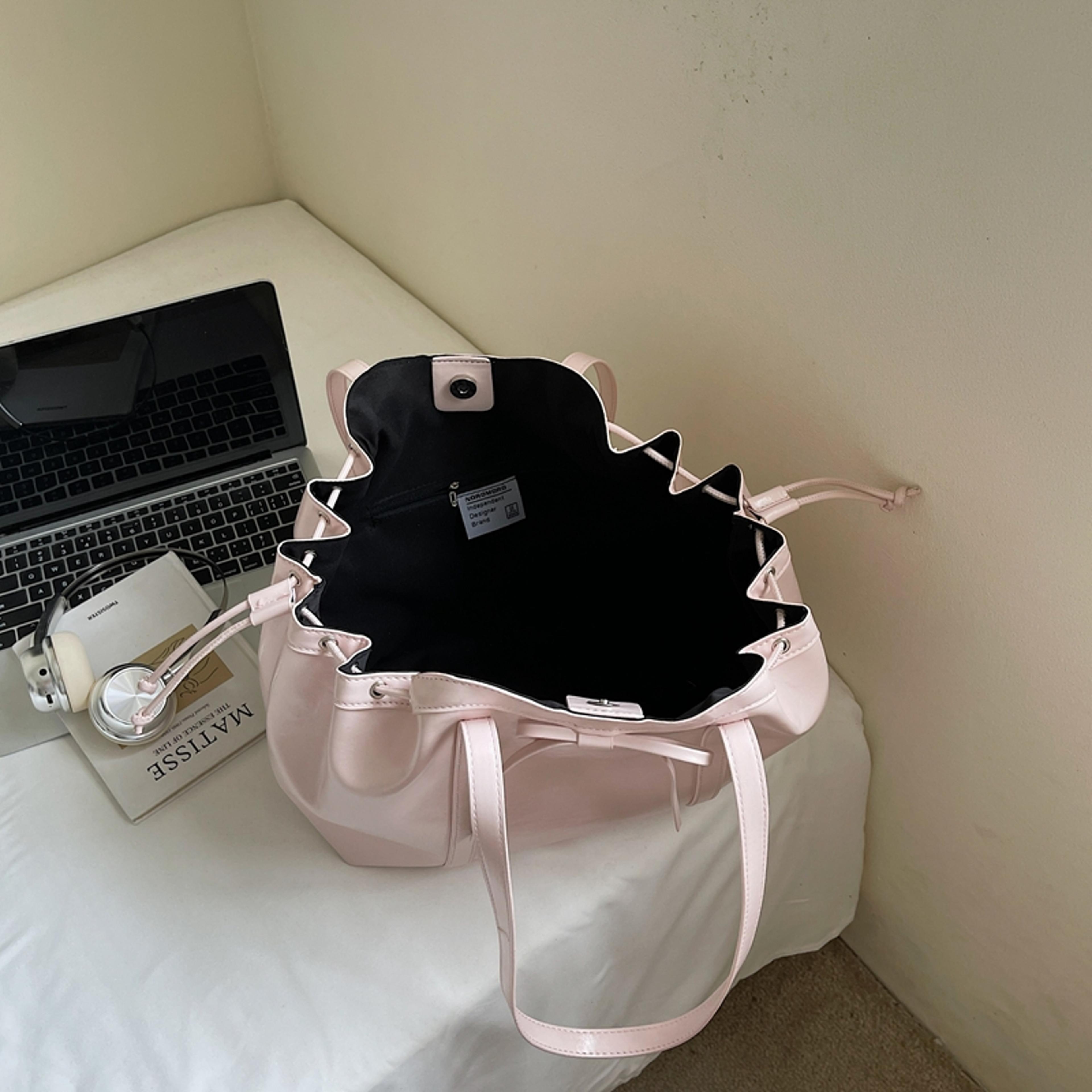 Bow Accent PU Leather Shoulder Bag For Women Large Capacity Underarm Commuter Purse 4