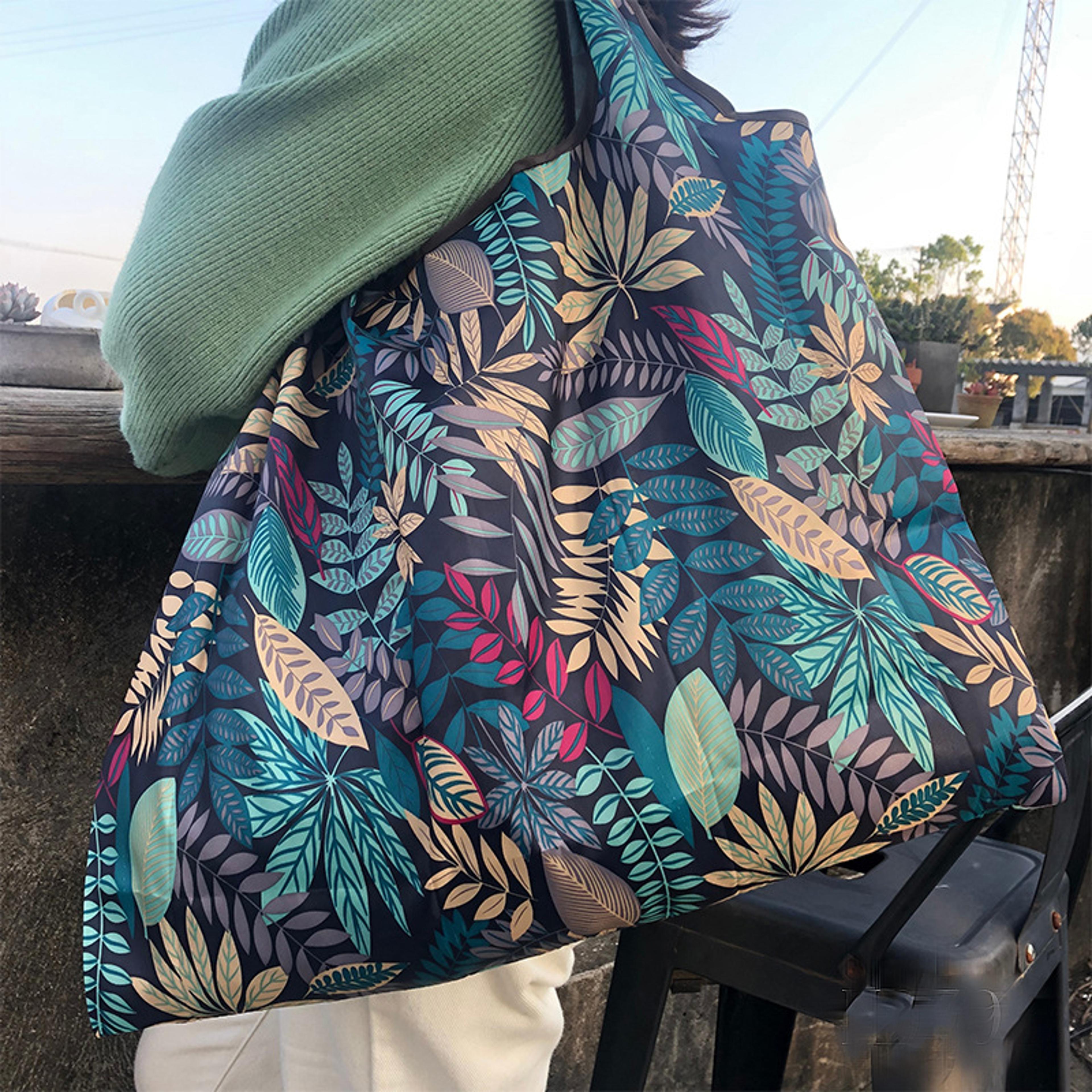 Large Capacity Foldable Eco Friendly Waterproof Shopping Grocery Bag Portable Shoulder Storage Bag  6