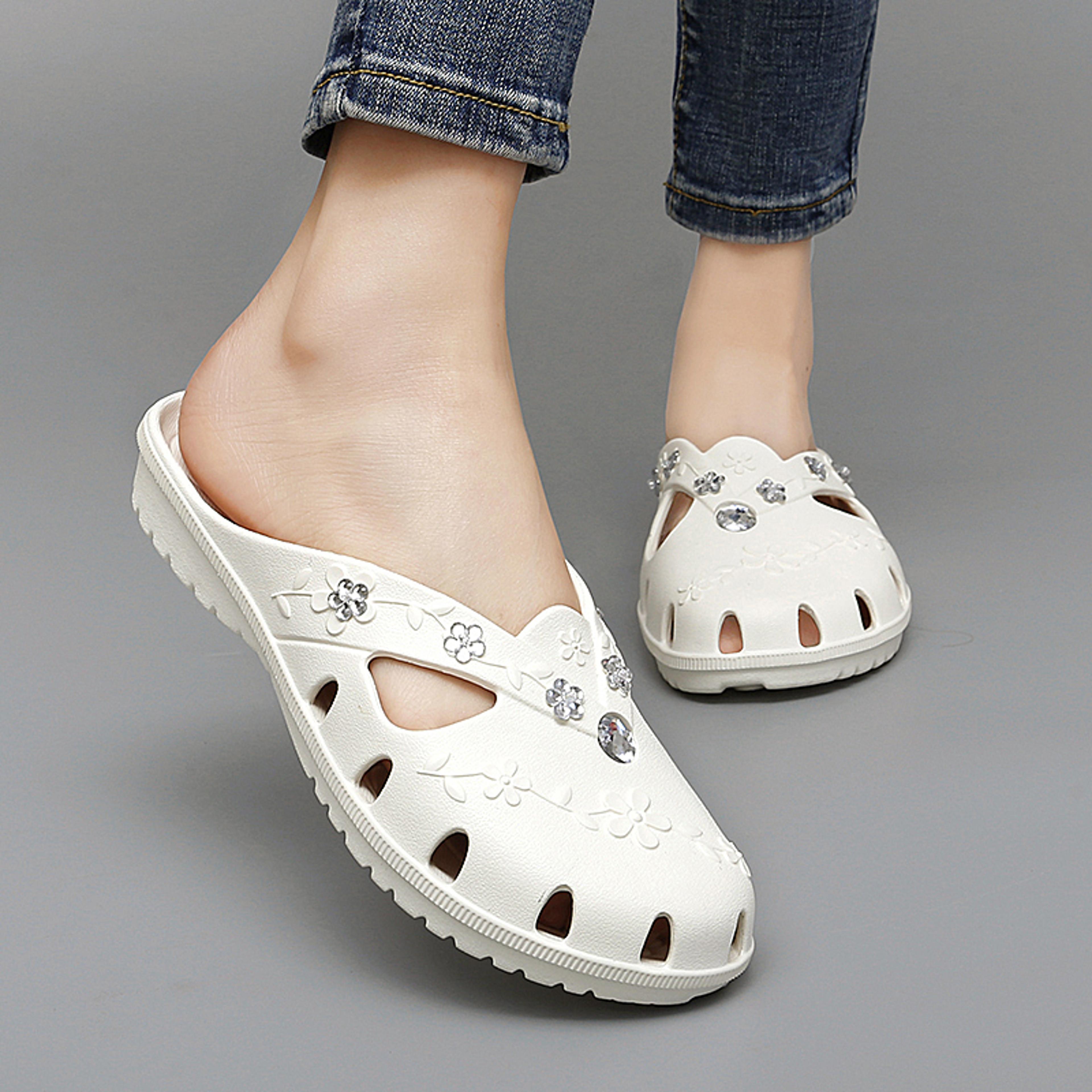 Women Jelly Slippers Fashion Breathable Outdoor Platform Slippers Baotou Roma Hole Shoes For Indoor 1